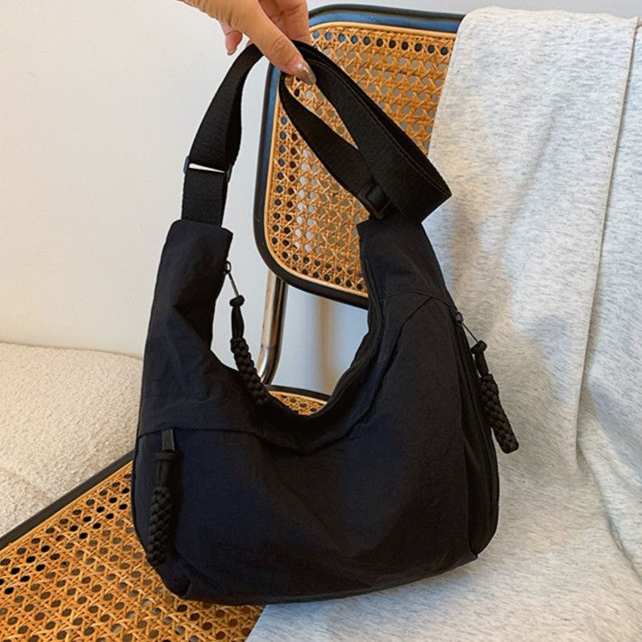 The Unbranded Brand Fashionable and Minimalist Crossbody Bag Size ONE SIZE - 3 Thumbnail