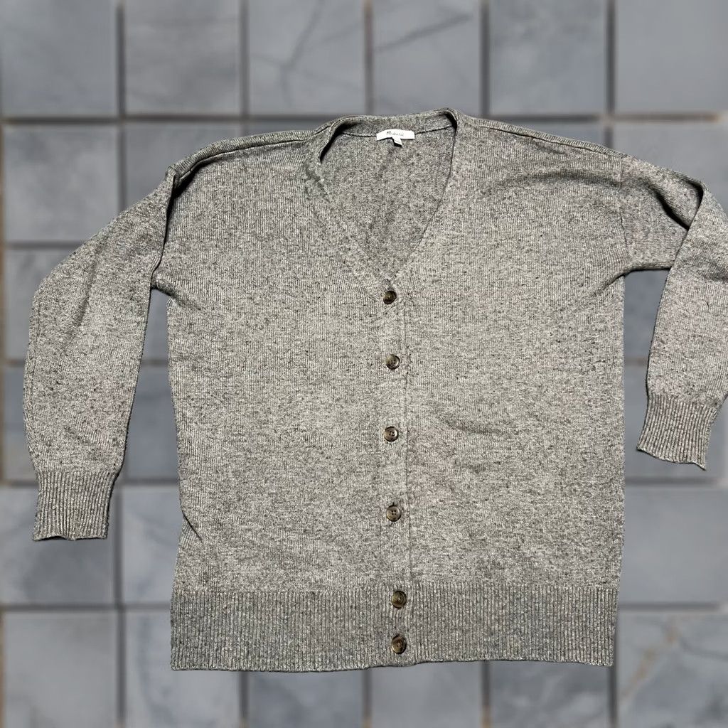 Madewell Madewell Cardigan Sweater Womens Medium V Neck Gray Merino Wool Blend Relaxed Pilling Mens? Girls? Size M / US 6-8 / IT 42-44 - 1 Thumbnail
