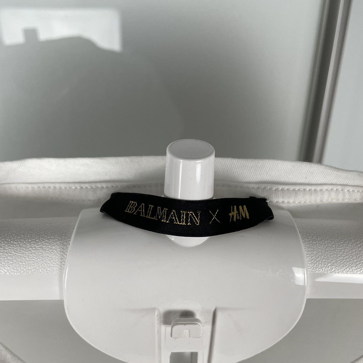 Balmain × H&M Balmain x H&M logo tee Size XS / US 0-2 / IT 36-38 - 5 Thumbnail