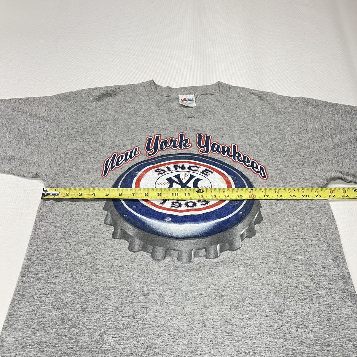 Majestic × New York Yankees × Vintage New York Yankees Tee Shirt Majestic Bottle Cap Graphic Y2K Size US L / EU 52-54 / 3 - 18 Thumbnail