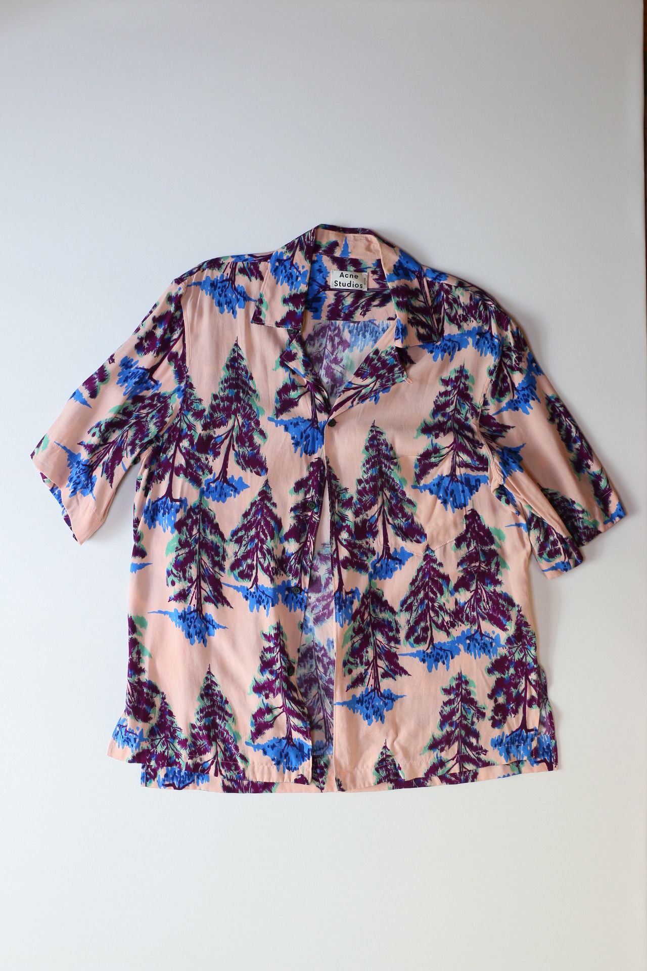 Acne Studios Acne Studios Short Sleeve Silky Shirt Size US S / EU 44-46 / 1 - 1 Thumbnail