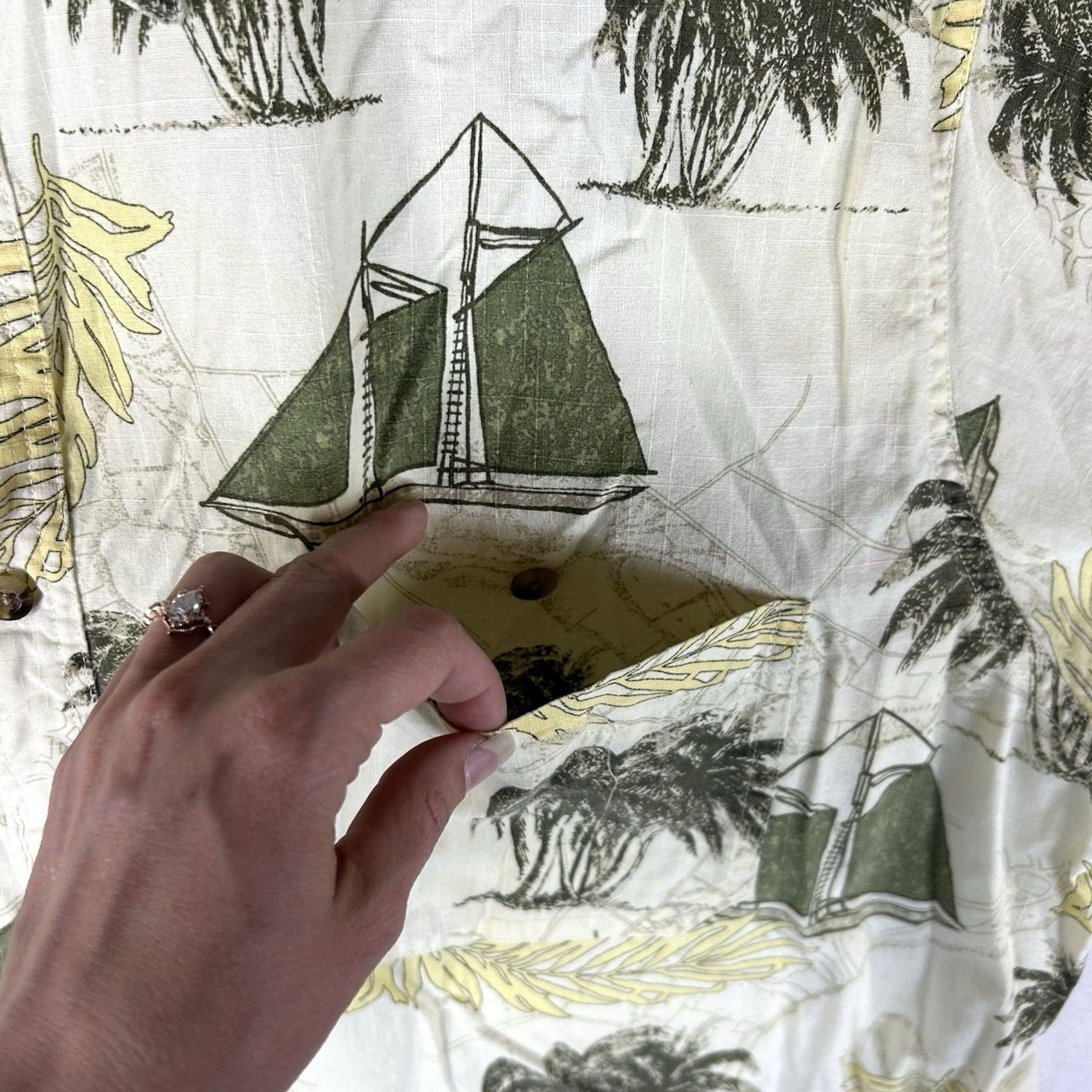 Croft & Barrow Croft&Barrow Button Up Hawaiin Shirt Mens XL Short Sleeve Summer Palm Graphic Shirt Male XL Hawaiian Festive Aloha Festival Mens Size US XL / EU 56 / 4 - 5 Thumbnail