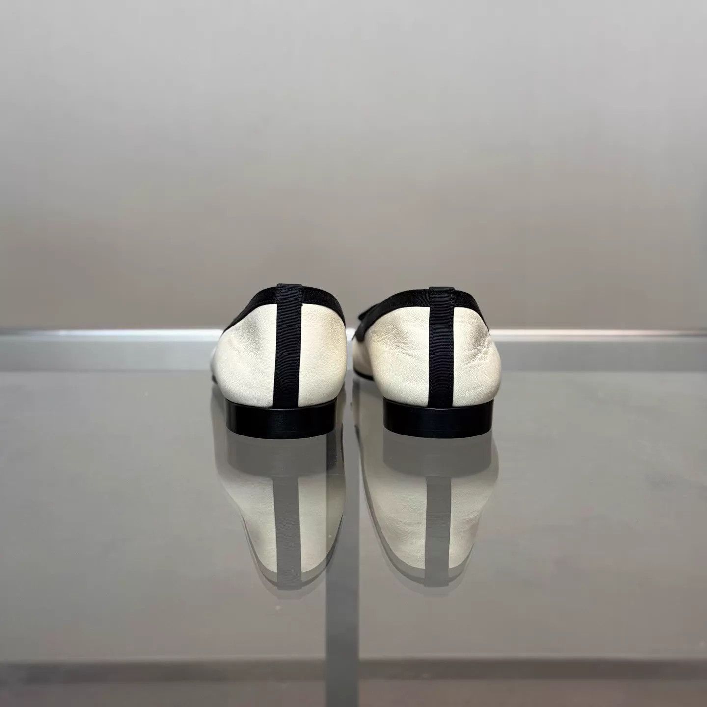 Chanel Chanel Black & White Bow Flat Shoes 36 New Unworn Size US 5.5 / IT 35.5 - 3 Thumbnail