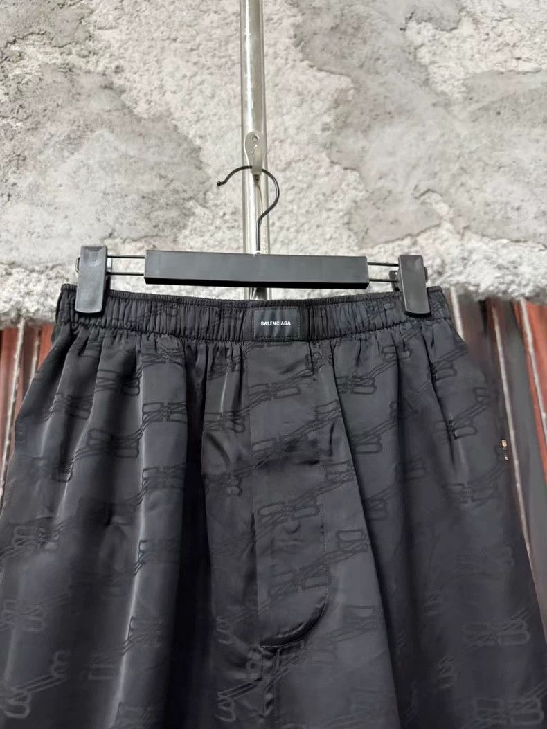 Balenciaga Balenciaga Silk Shorts Size US 28 / EU 44 - 3 Thumbnail