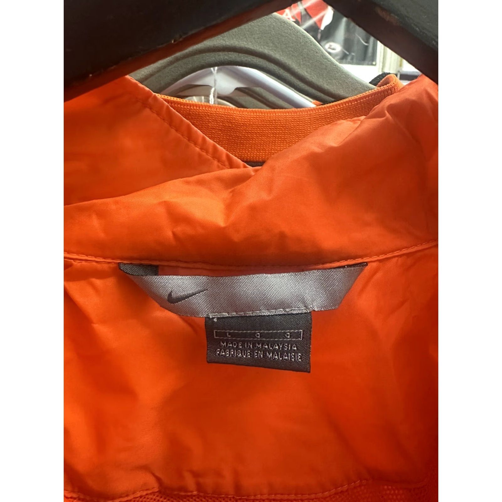 Nike VINTAGE Nike Windbreaker Jacket Mens L Orange 00s Y2K Silver Tag Full Zip Pockets Nike Swoosh Size US L / EU 52-54 / 3 - 6 Thumbnail