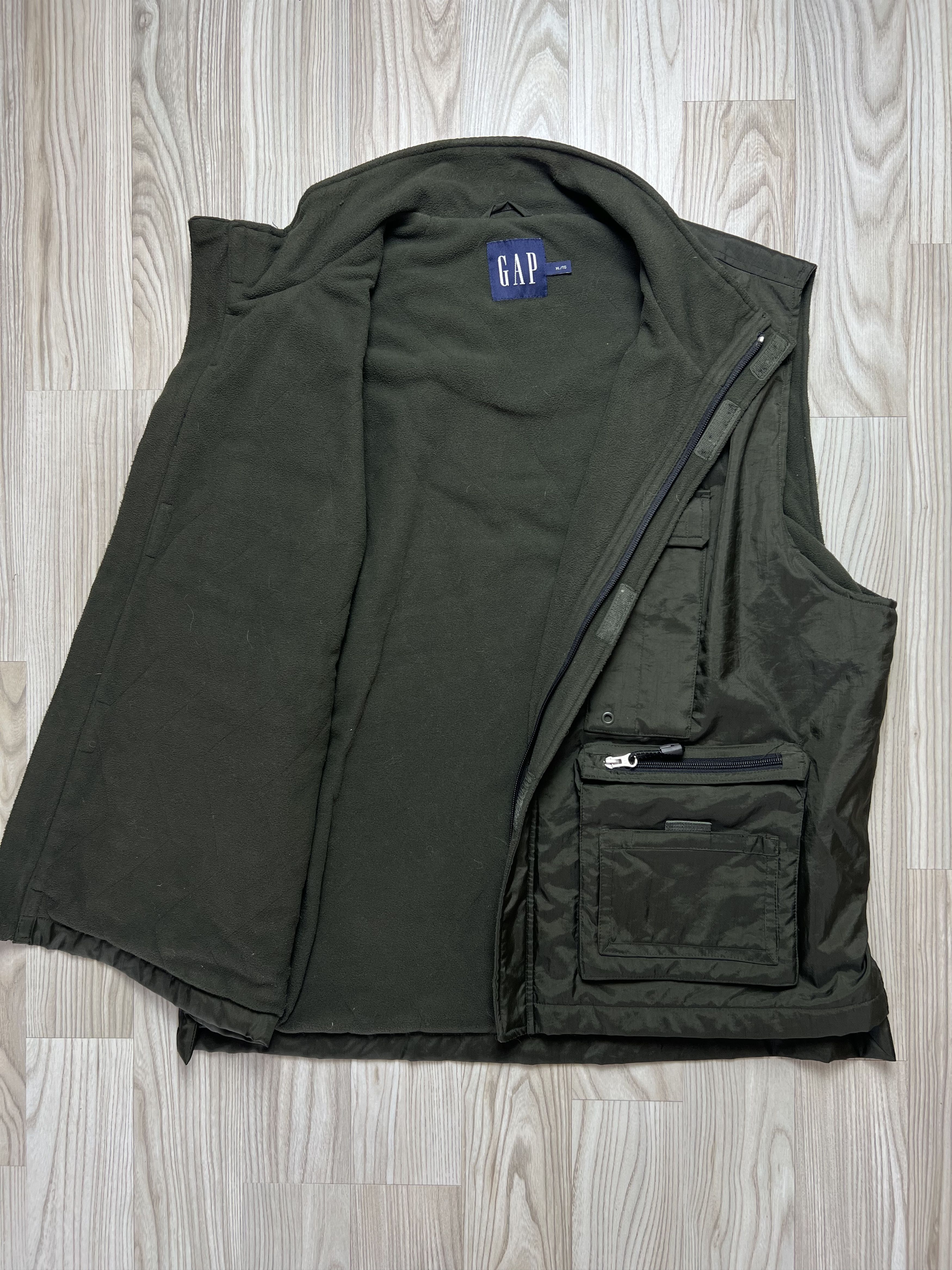 Gap Gap tactical vest with Fleece interior nad Lots of pockets
