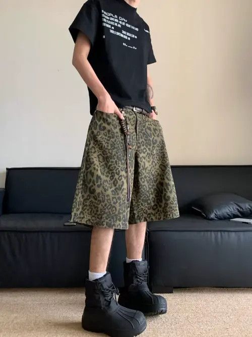 Japanese Brand Fukiishi x Aki Leopard Baggy Shorts Size US 30 / EU 46 - 1 Thumbnail
