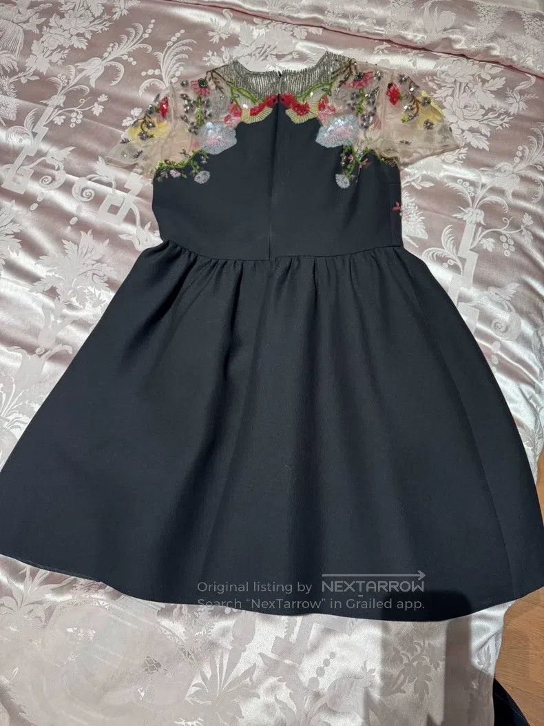 Valentino Valentino Heavy work dress Size S / US 4 / IT 40 - 5 Thumbnail