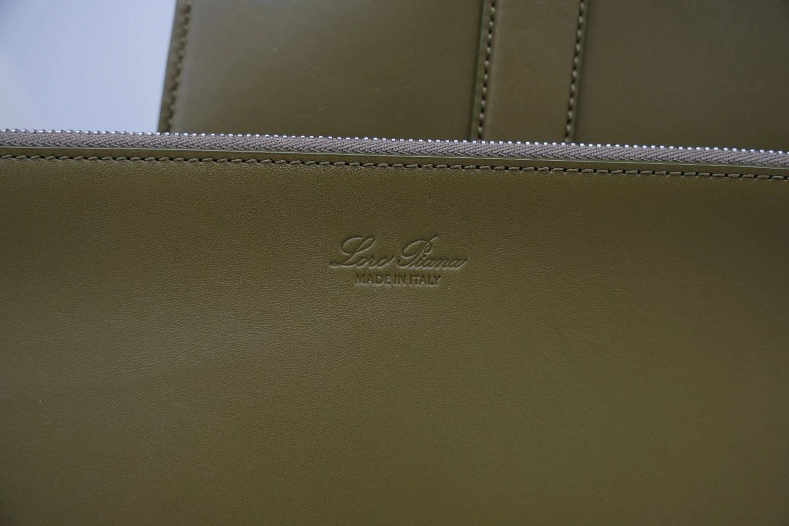 Loro Piana NEW Loro Piana Extra-Large Leather Tote Bag in Olive Green Size ONE SIZE - 7 Thumbnail