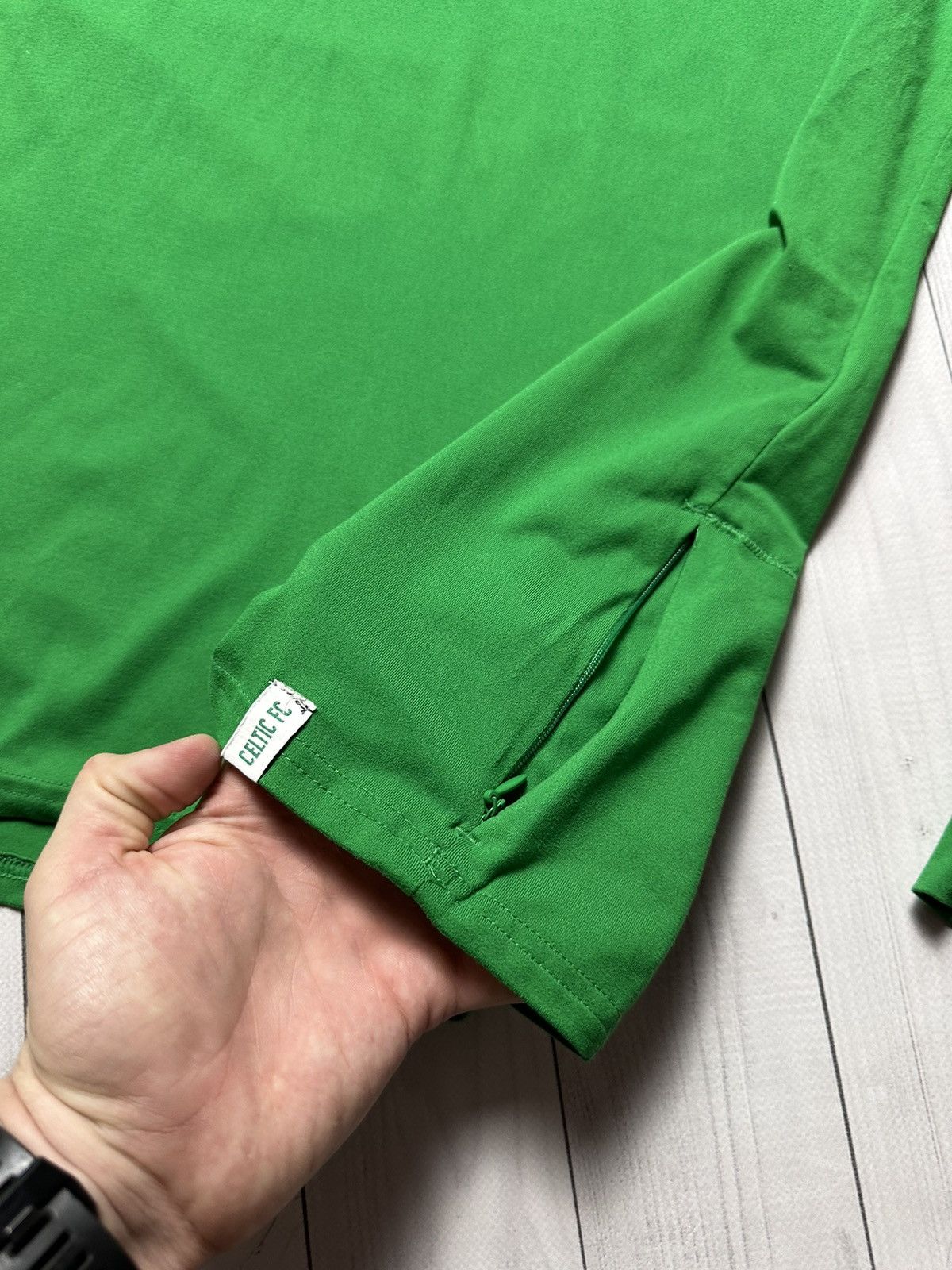 Vintage Vintage Celtic New Balance soccer sweatshirt green size XXL Size US XXL / EU 58 / 5 - 2 Thumbnail