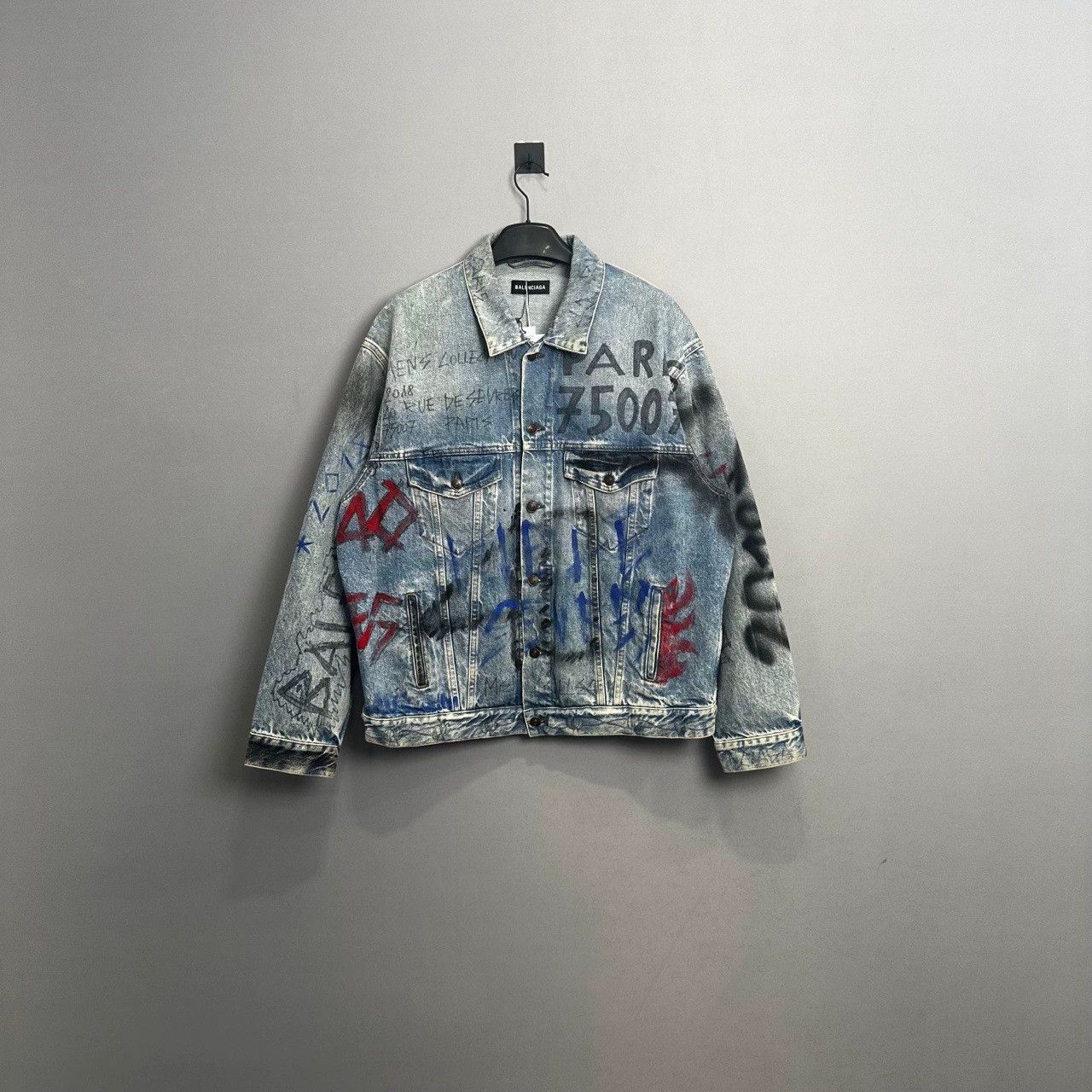 Balenciaga graffiti print denim jacket by balenciaga Size US L / EU 52-54 / 3 - 1 Thumbnail