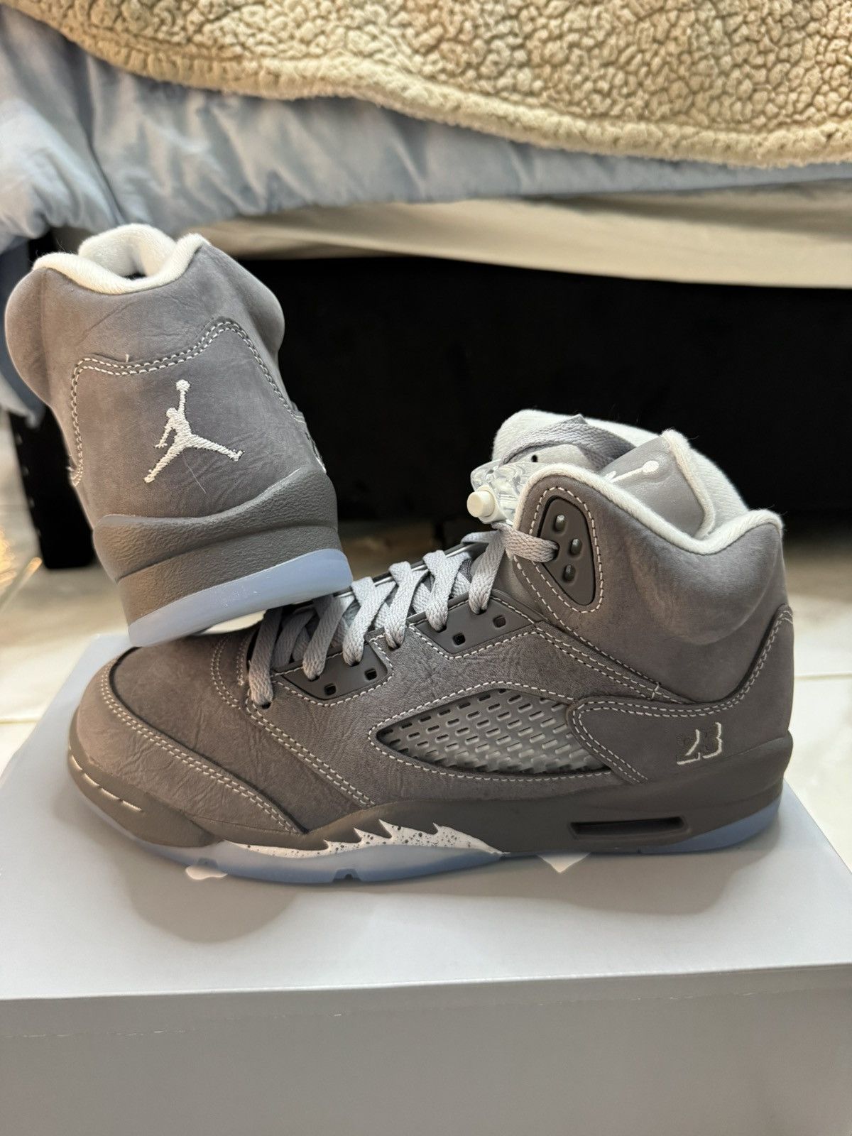 Jordan Brand Jordan 5 Retro Wolf Grey 2026 GS Size 7Y DS Size US 7 / EU 40 - 1 Thumbnail
