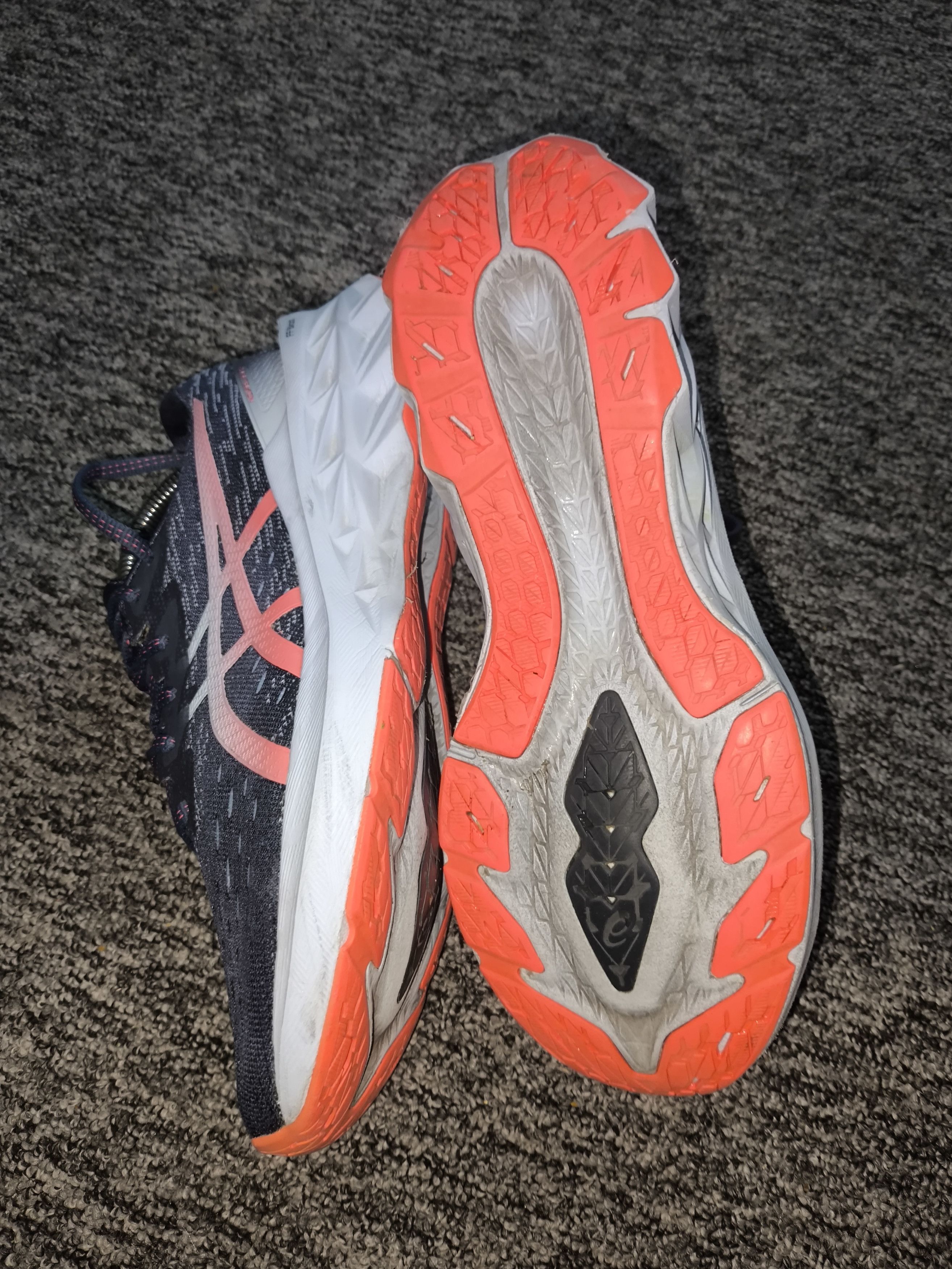 Asics ASICS Novablast 2 Running Shoes Women EU 41.5 Y2K Vintage Size US 11.5 / IT 41.5 - 7 Thumbnail
