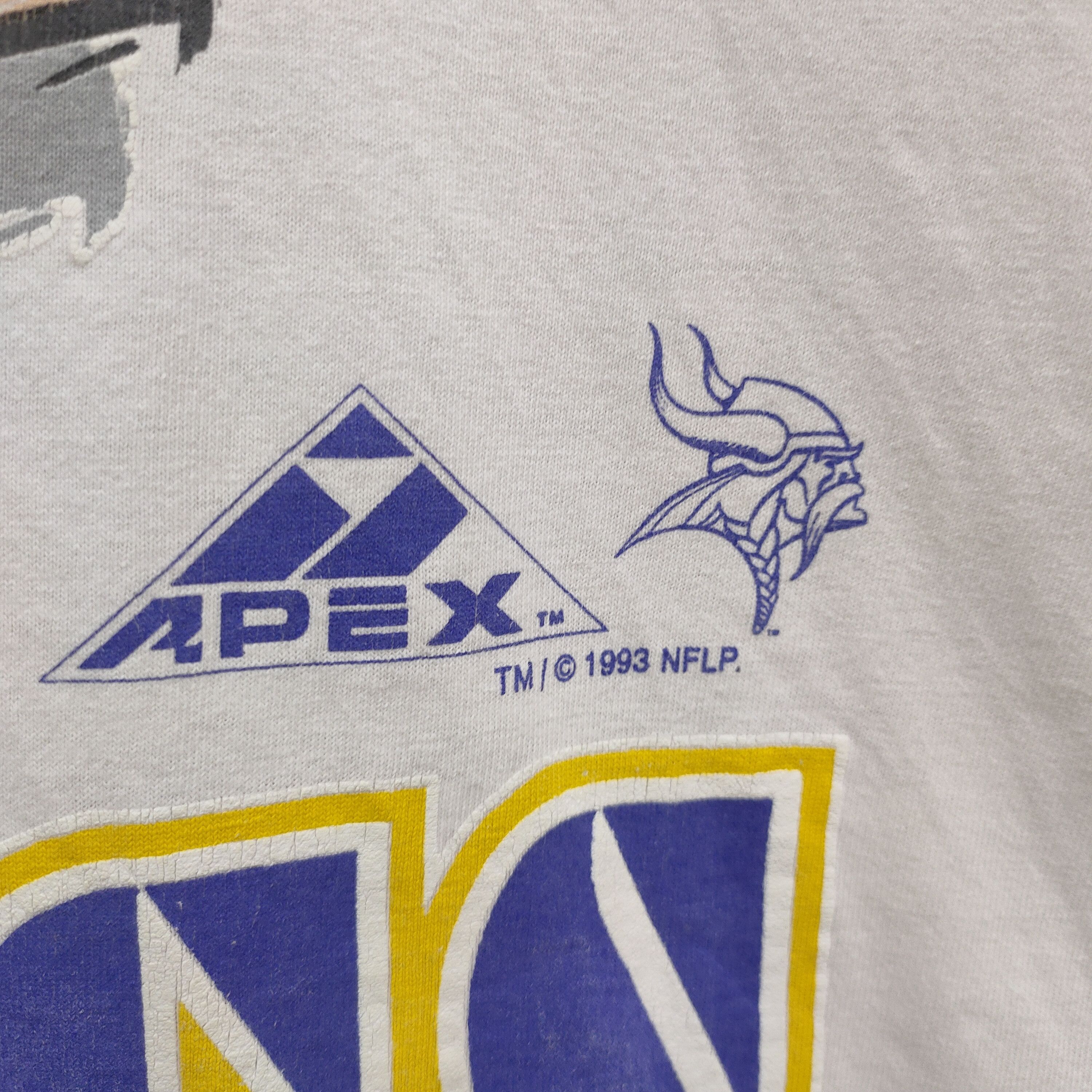 Apex One × NFL × Vintage 1993 Minnesota Vikings Graphic Tshirt Size US XL / EU 56 / 4 - 9 Thumbnail