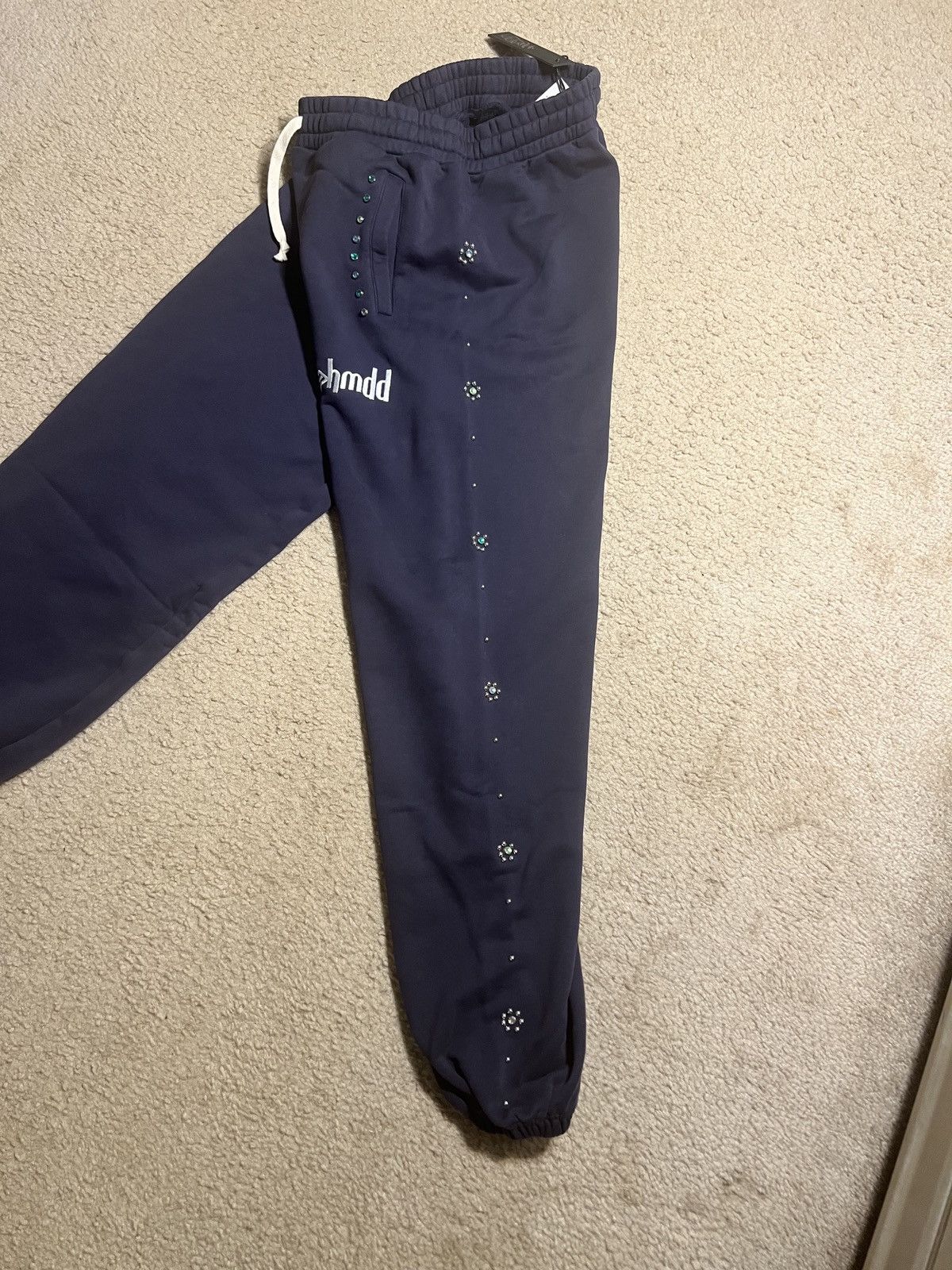 HMDD Happy Memories Don’t Die FLOWER STUDDED SCRUNCH SWEAT Medium Size US 34 / EU 50 - 8 Thumbnail