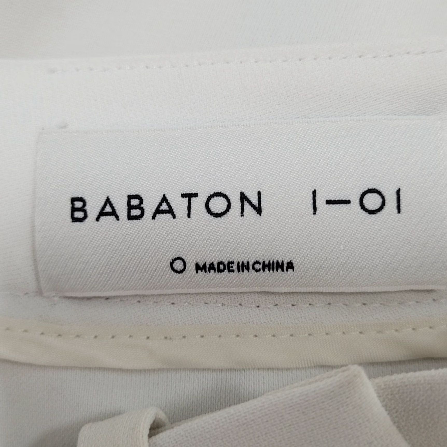 Vintage Babaton Ivory White Mid Rise Capri Pants Tapered Crop Pockets 0 Women Size 25" / US 0 / IT 36 - 3 Thumbnail