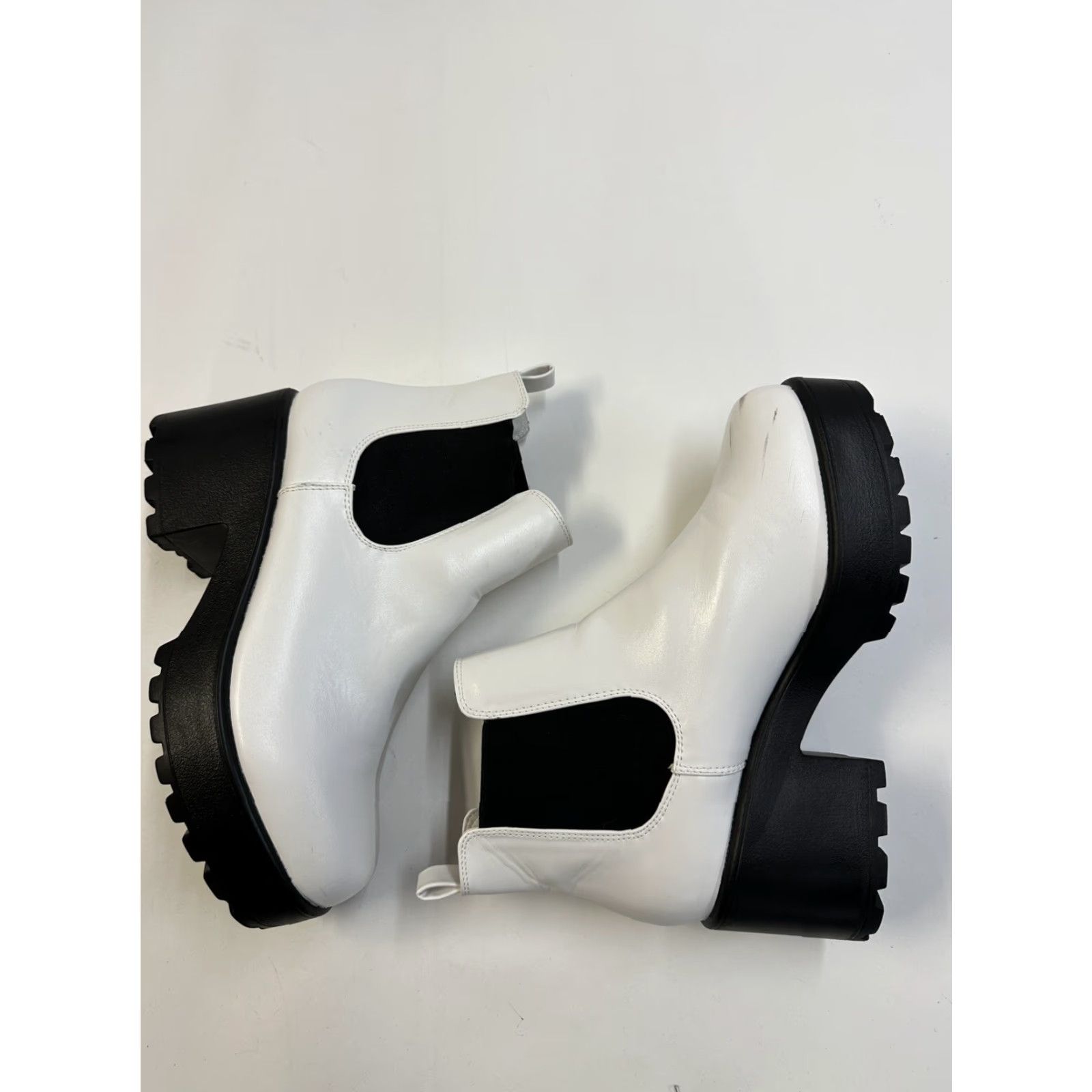 Nasty Gal Nasty Gal Women Chelsea Boot Liza White Size 6 US Block Heel Synthetic Faux Leather Chelsea Shaft Ankle Casual Shoes Size US 6 / IT 36 - 3 Thumbnail