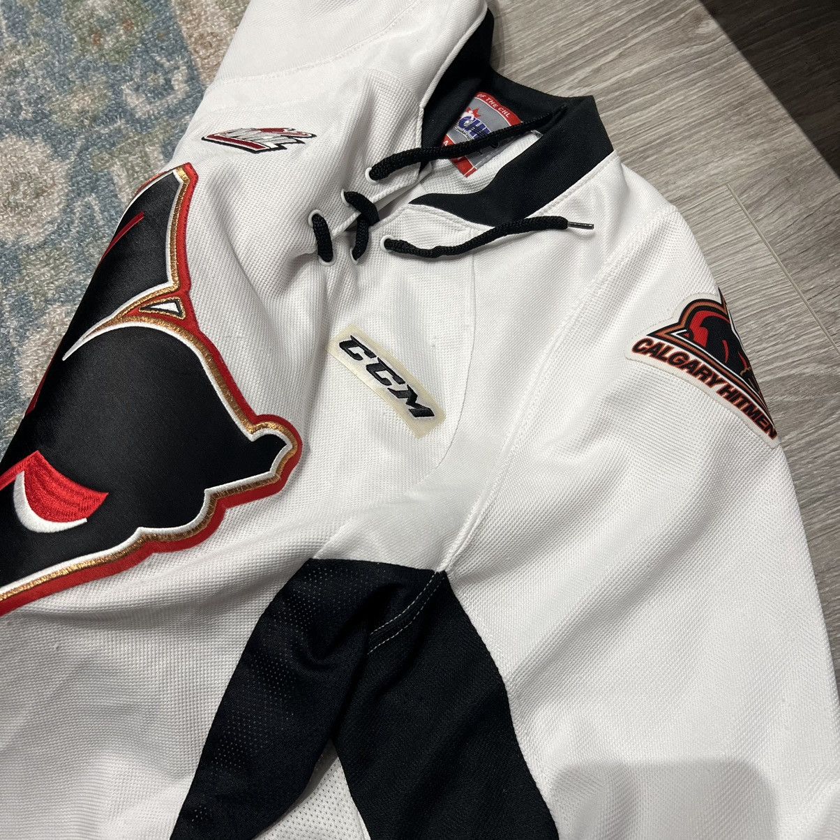 NHL Calgary Hitmen hockey jersey chl Size US S / EU 44-46 / 1 - 7 Thumbnail