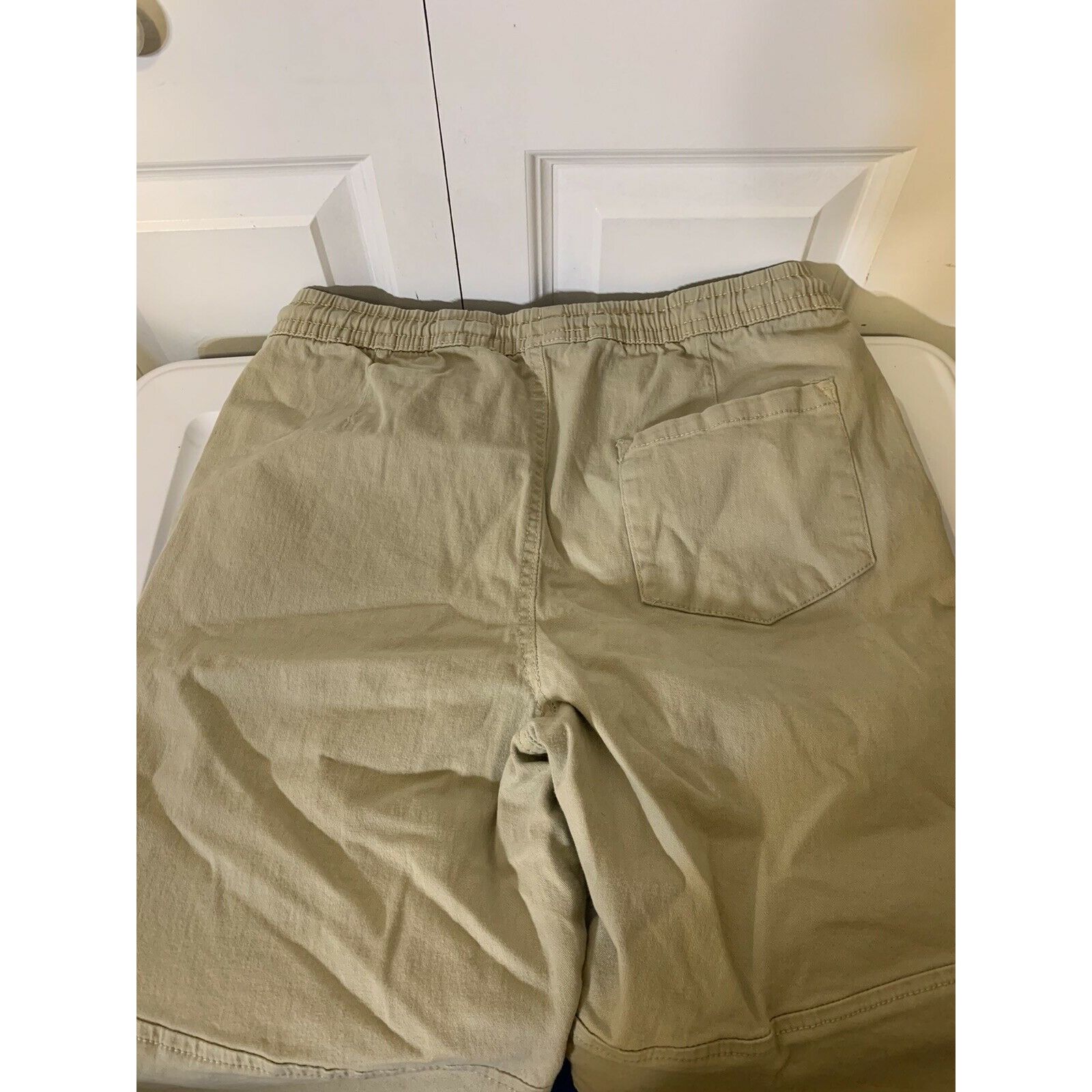 Akademiks Akademiks Men’s Sz M Beige Khaki Shorts W Pockets Size US 32 / EU 48 - 7 Thumbnail
