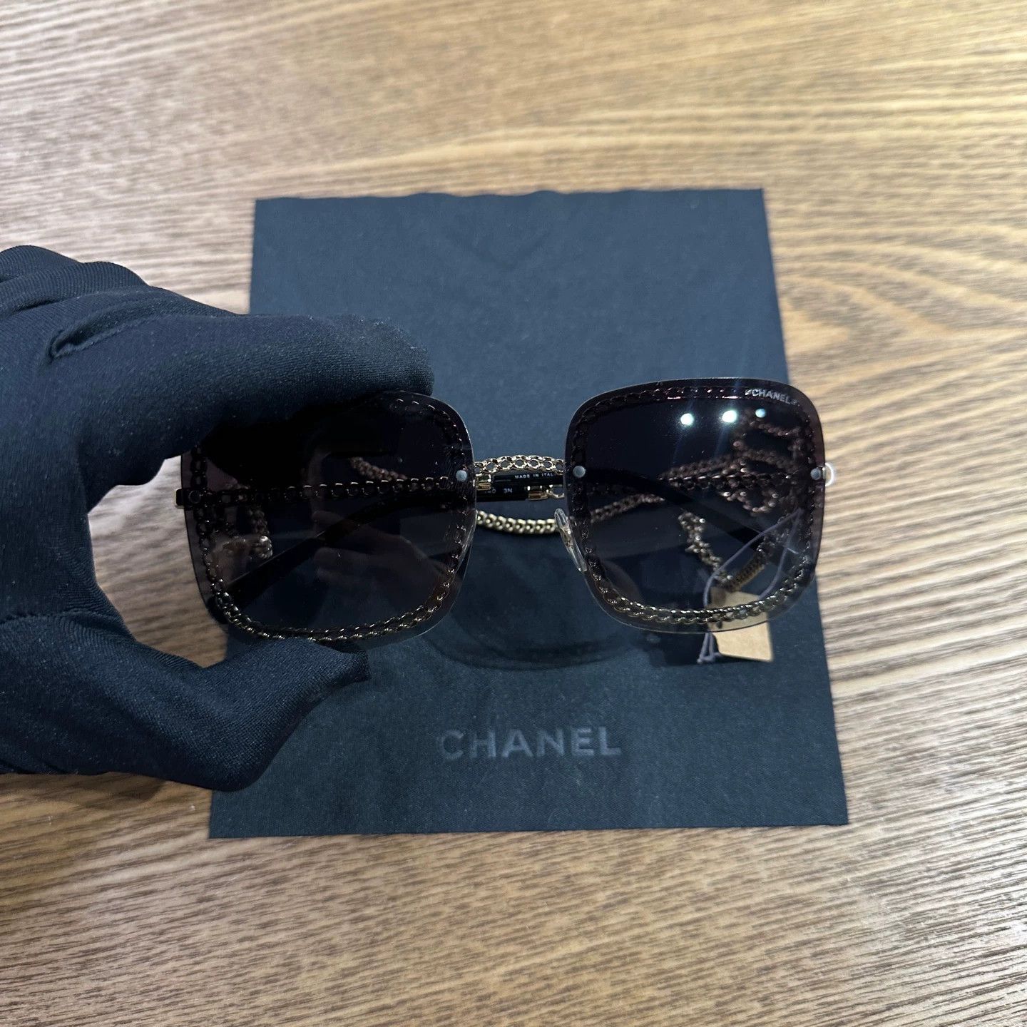 Chanel Chanel mar55 Chain Logo Square Frame Sunglasses Size ONE SIZE - 2 Thumbnail
