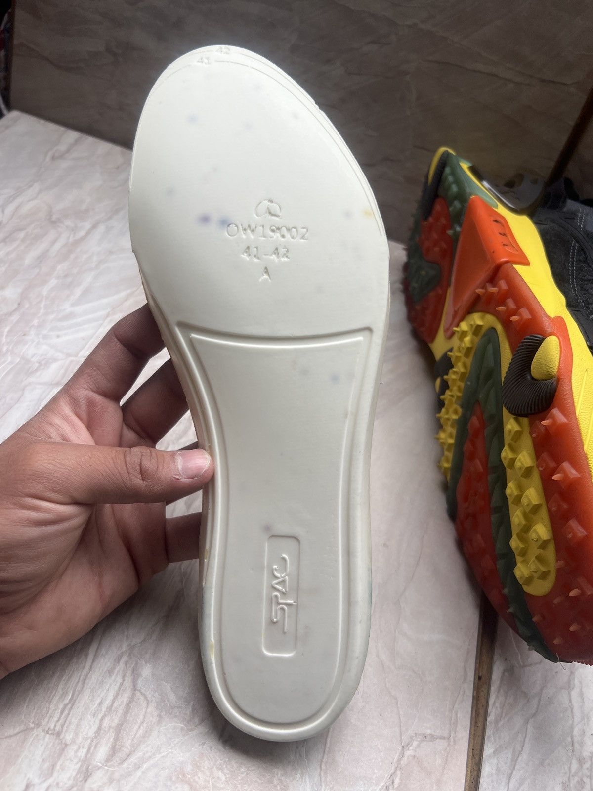Off-White Off White ODSY 2000 Black Yellow Orange Size US 9 / EU 42 - 9 Thumbnail