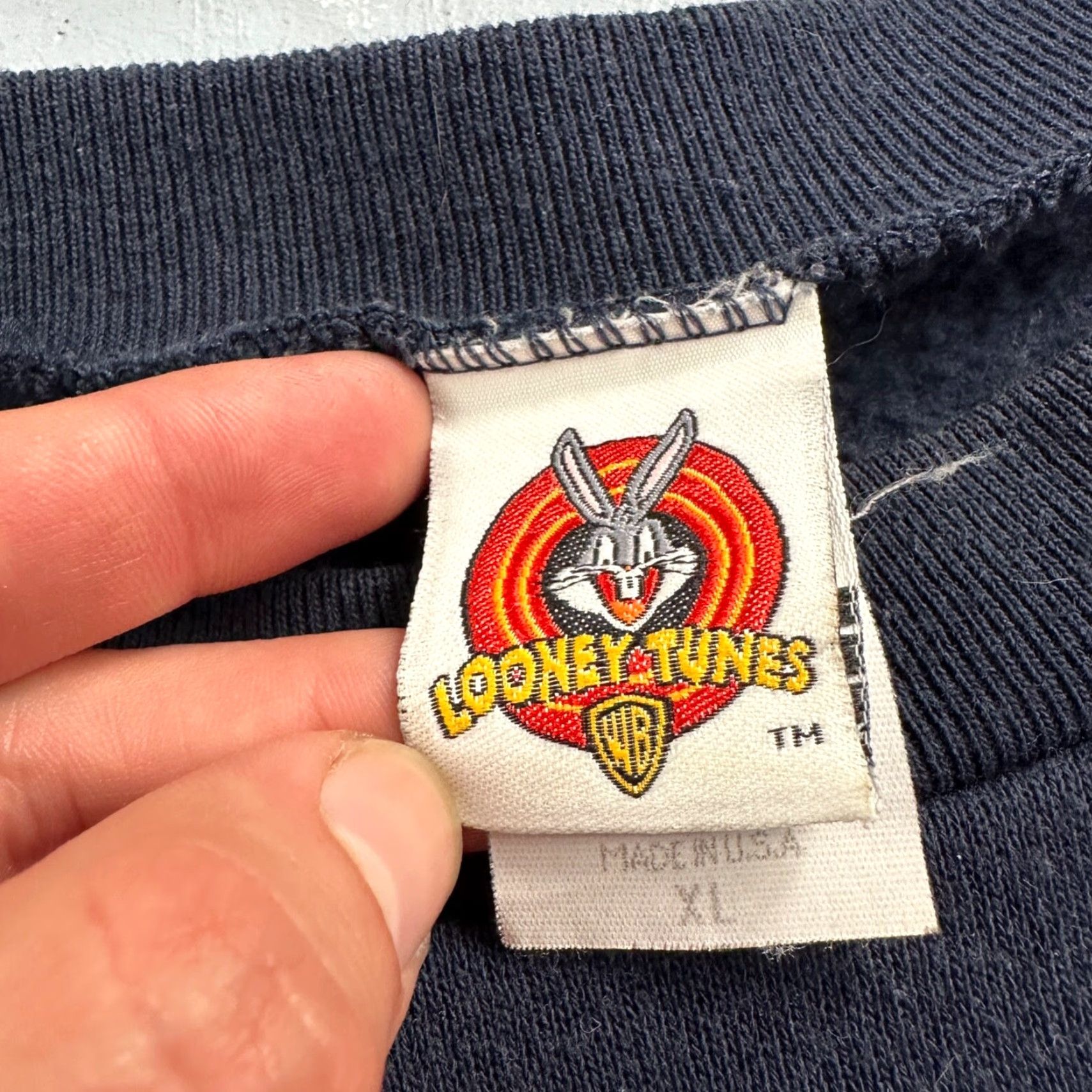Vintage VINTAGE Looney Tunes Sweatshirt XL Navy Logo Crew Neck Men 90s College Sports Football TAZ Size US XL / EU 56 / 4 - 5 Thumbnail