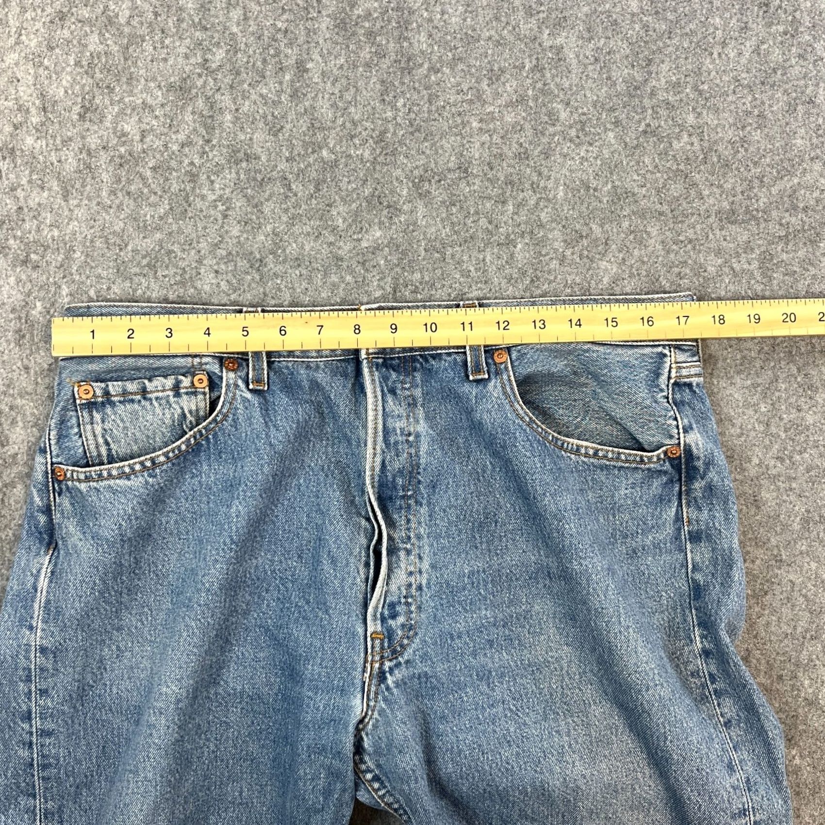 Levi's VINTAGE Levi's 501 Jeans Regular Straight Mens 36 Light Blue Denim Button Fly 5-Pocket 32 In Inside Leg Blue Mens Jeans Size US 36 / EU 52 - 6 Thumbnail