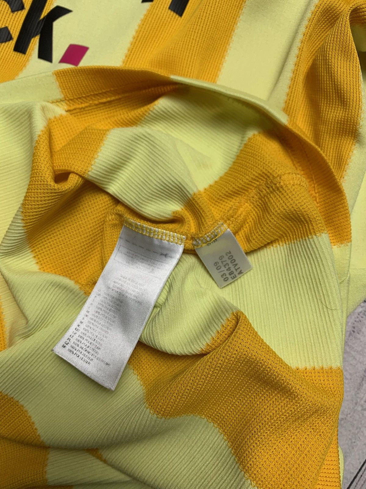 Adidas × Vintage Vintage adidas New Castle United soccer jersey Champions2010 Size US L / EU 52-54 / 3 - 5 Thumbnail