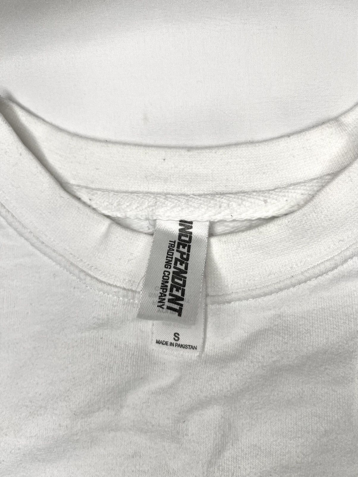 Vintage Midsommar Movie Sweatshirt Size S / US 4 / IT 40 - 4 Thumbnail