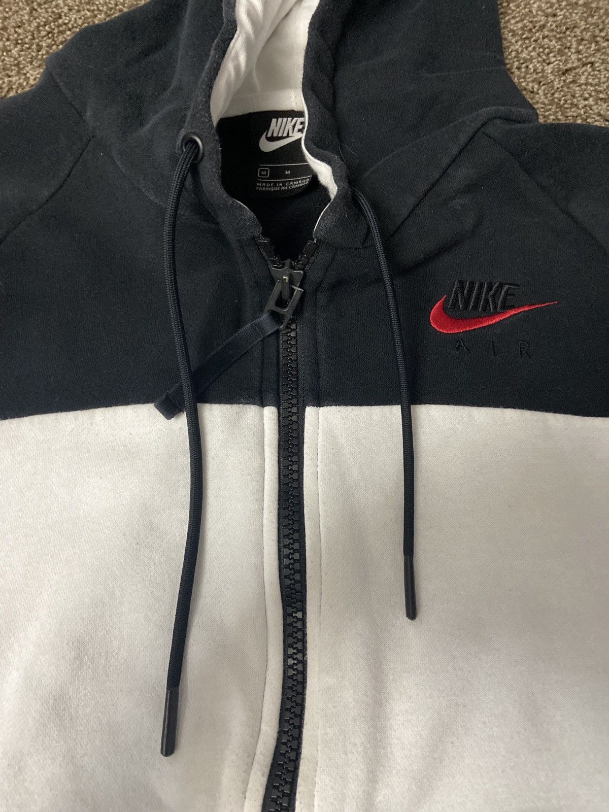 Nike Nike hoodie black white and red size m rare hoodie Size US M / EU 48-50 / 2 - 3 Thumbnail