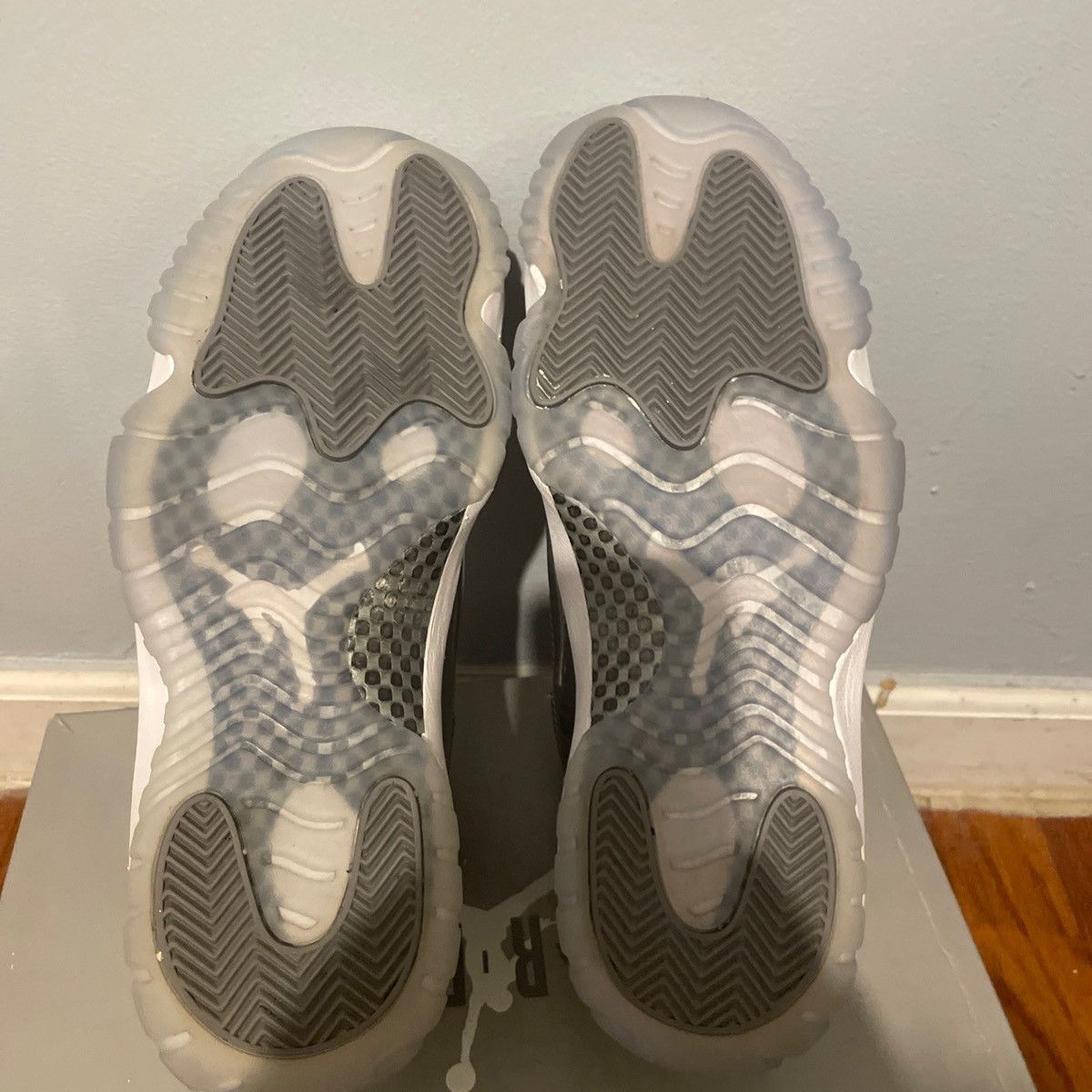 Jordan Brand Jordan cool greys size 10 Size US 10 / EU 43 - 5 Thumbnail