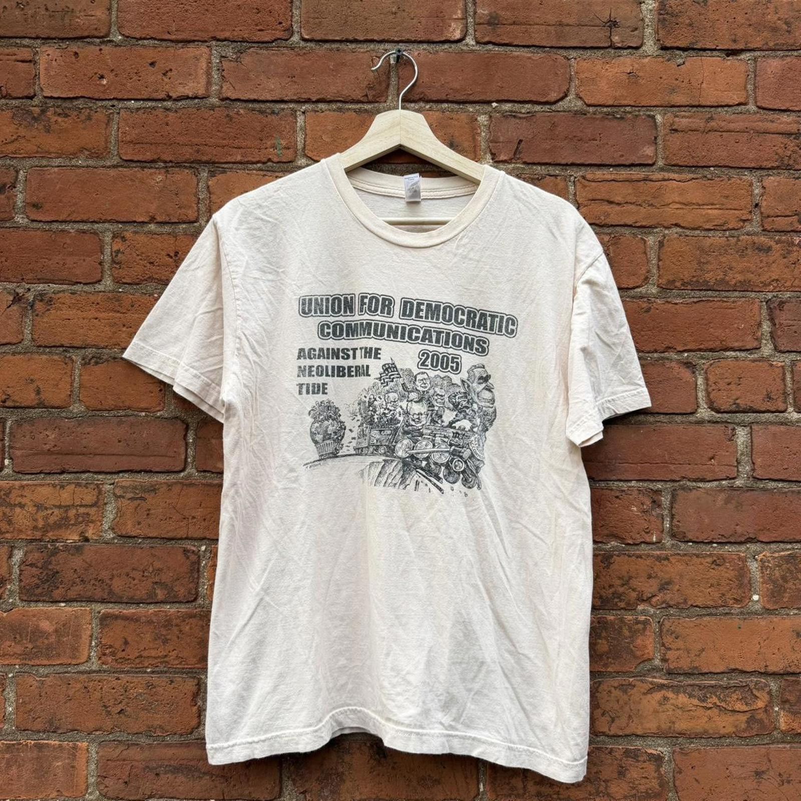 Other democratic communications against the neoliberal tide shirt Size US L / EU 52-54 / 3 - 1 Thumbnail