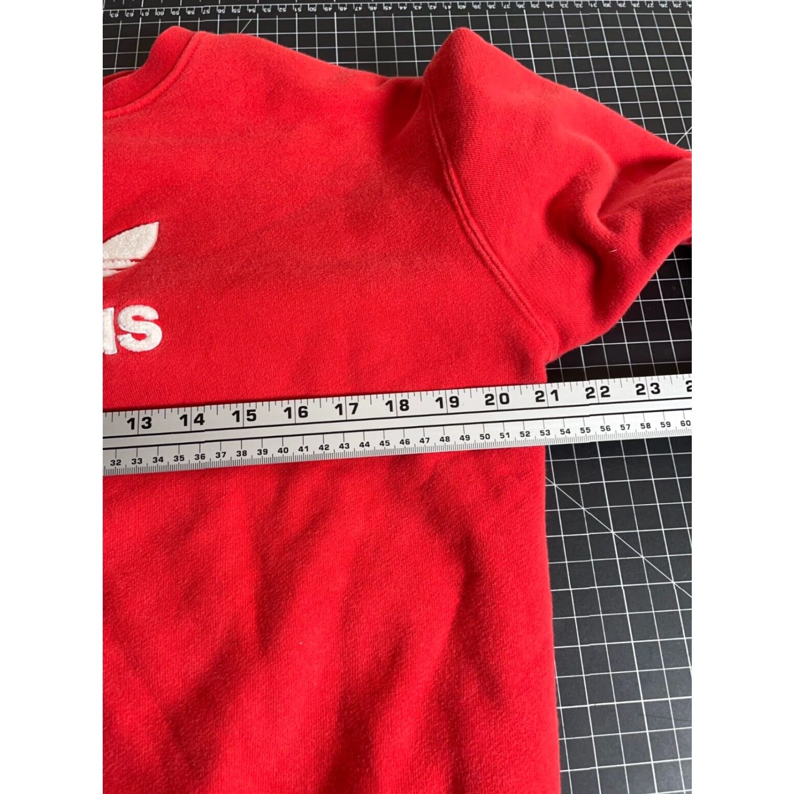 Adidas VINTAGE adidas Crewneck Sweatshirt Men Small Red Heavyweight 90s Skate Retro Embroidered Size US S / EU 44-46 / 1 - 6 Thumbnail