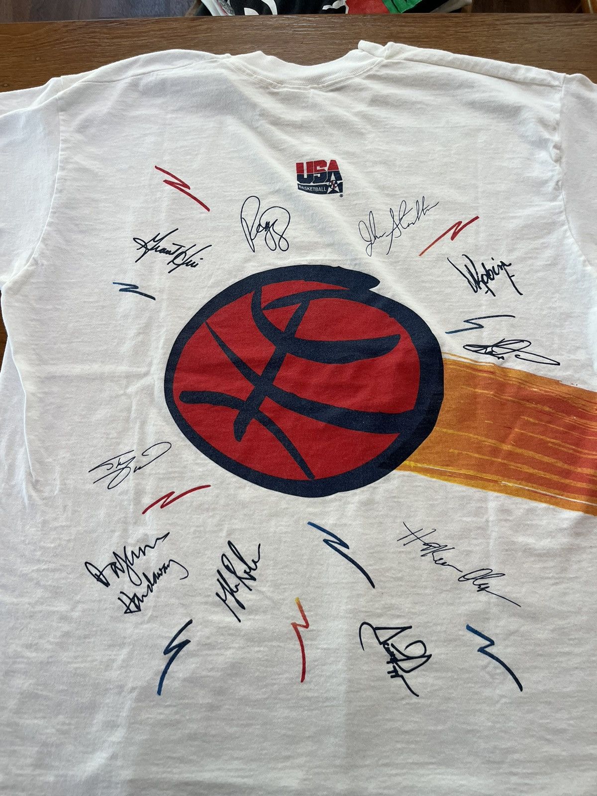 USA Olympics × Vintage Vintage DREAM TEAM USA Basketball Sign on back 90’s Tshirt Size US XL / EU 56 / 4 - 9 Thumbnail
