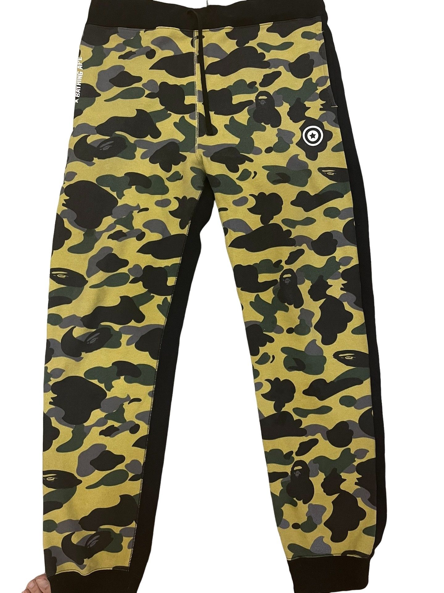 Bape A Bathing Ape Camo Shark Sweatpants Size XXL Size US 38 / EU 54 - 1 Thumbnail