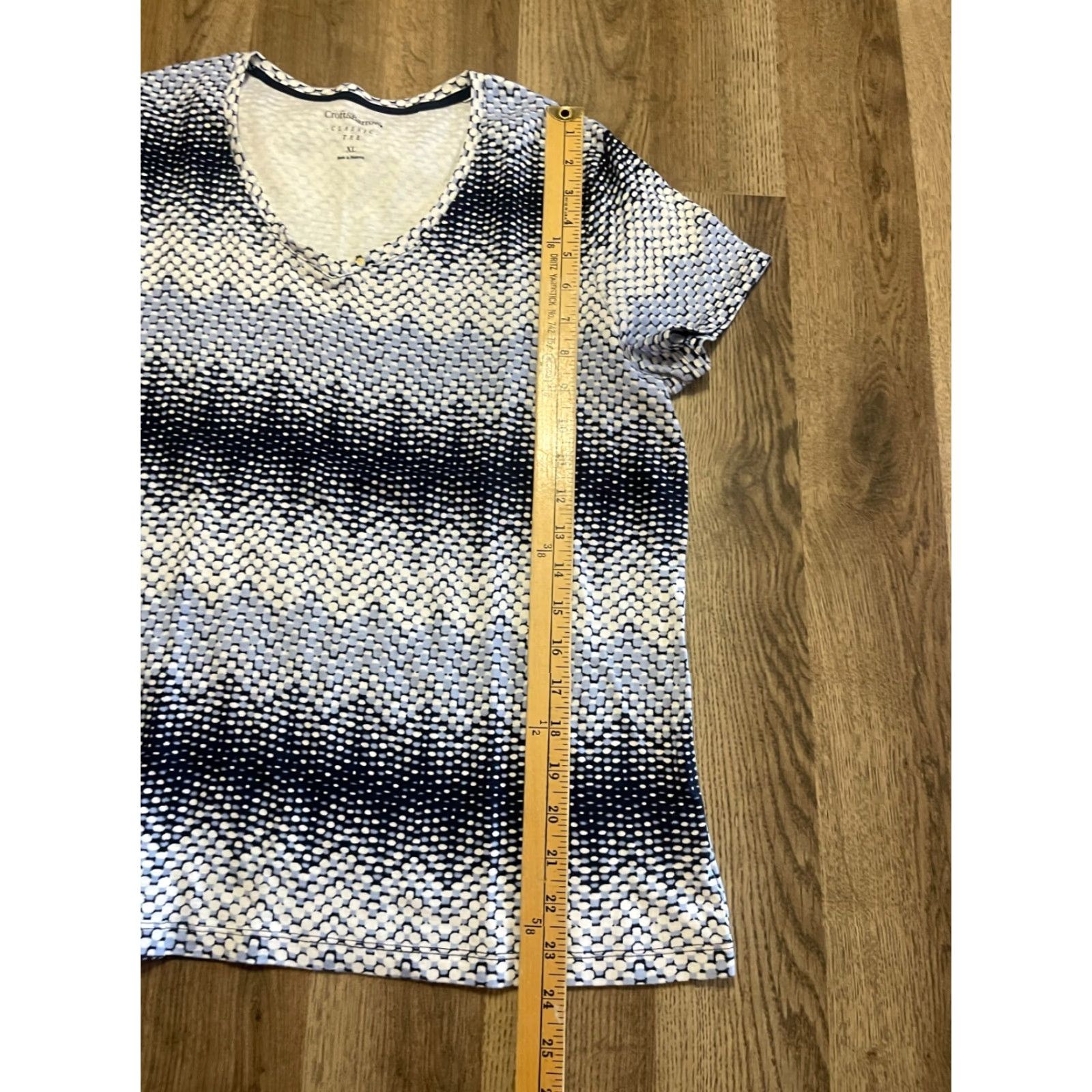 Croft & Barrow Croft & Barrow Shirt Women's XL Blue White Classic Tee V-neck Allover Print Size XL / US 12-14 / IT 48-50 - 7 Thumbnail