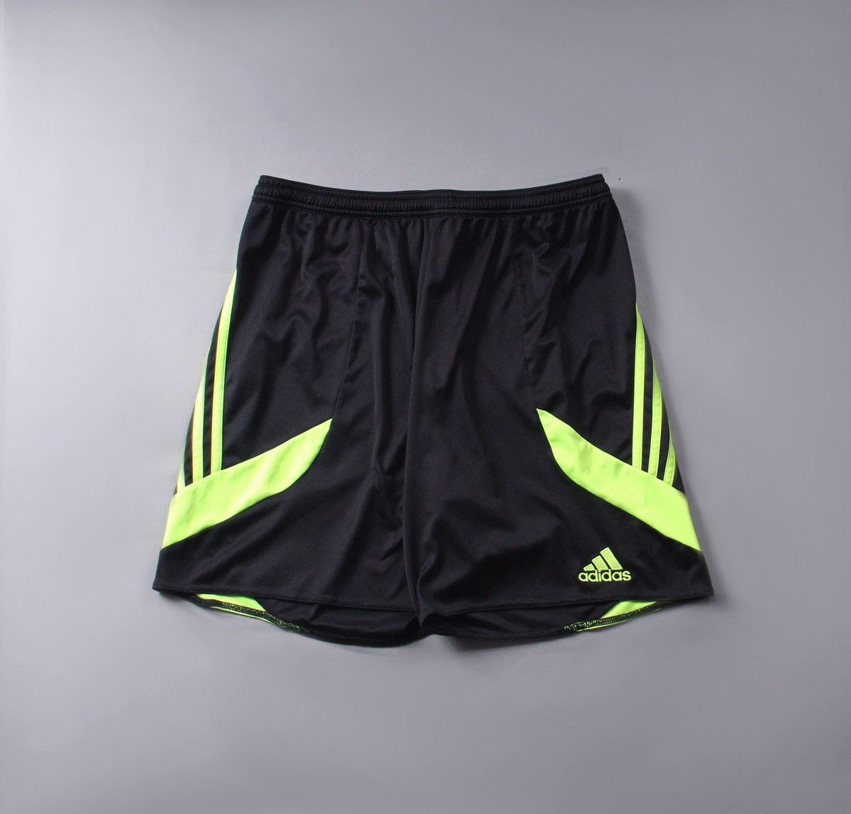 Adidas Adidas Vintage 90s Originals Shorts Nylon Black Navy Rare L Size US 34 / EU 50 - 1 Thumbnail