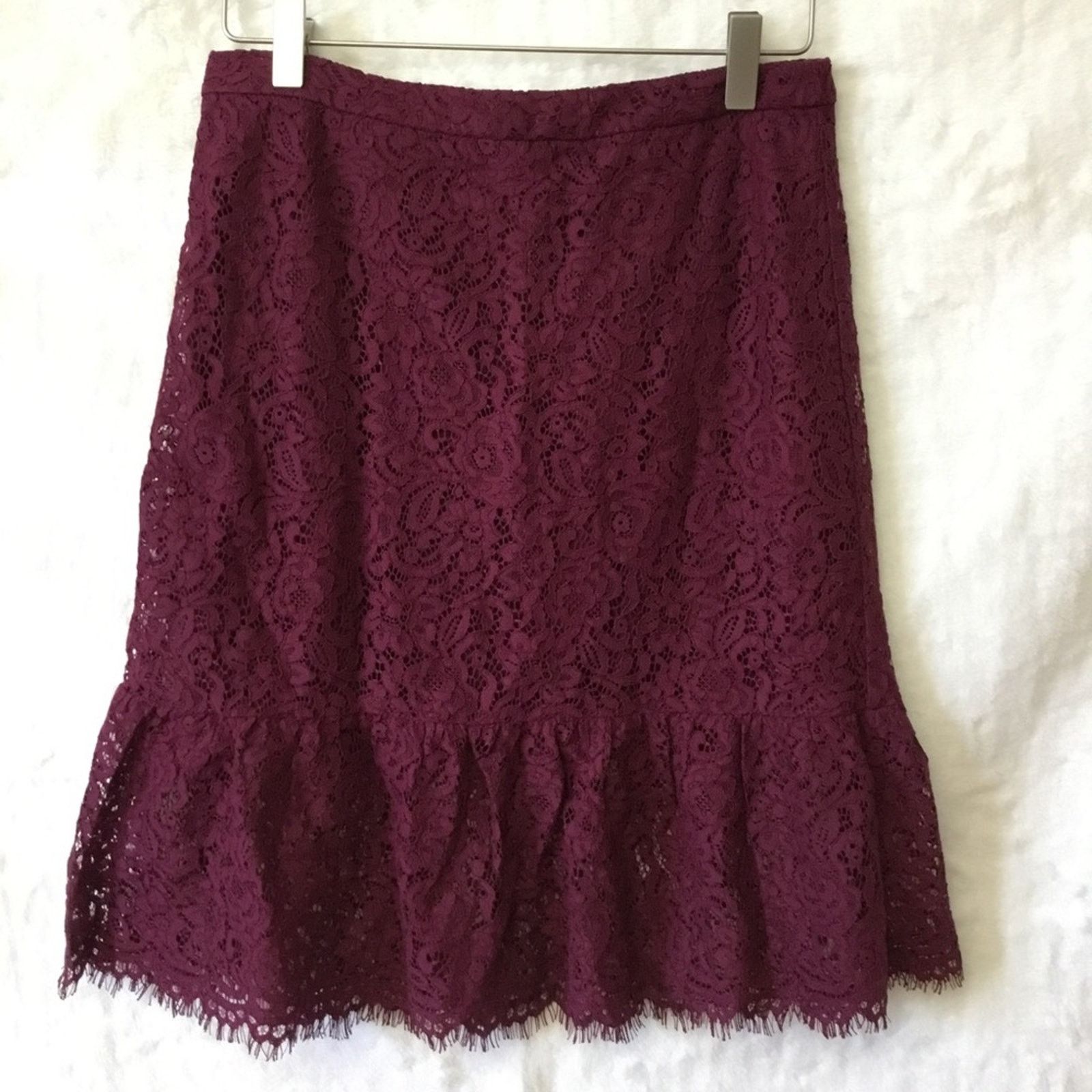 Banana Republic Banana Republic Burgundy Lace Flounce Skirt Size 27" / US 4 / IT 40 - 1 Thumbnail