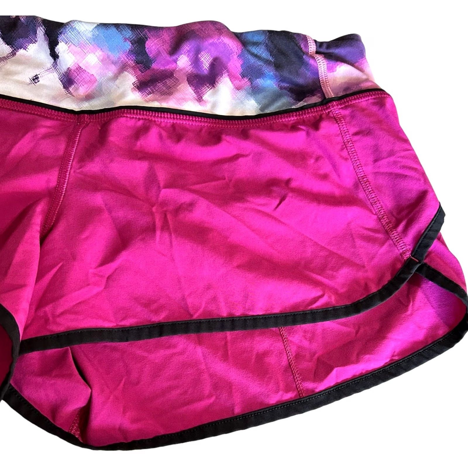 Lululemon Lululemon Shorts Womens Regular Size 8 Pink Black Speed Up Raspberry Blooming Pixie Activewear Gym Running Training Size 28" / US 6 / IT 42 - 3 Thumbnail