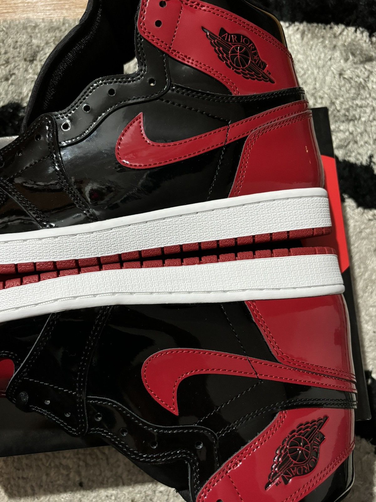 Jordan Brand Air Jordan 1 Retro High OG Patent Bred Size US 11 / EU 44 - 5 Thumbnail