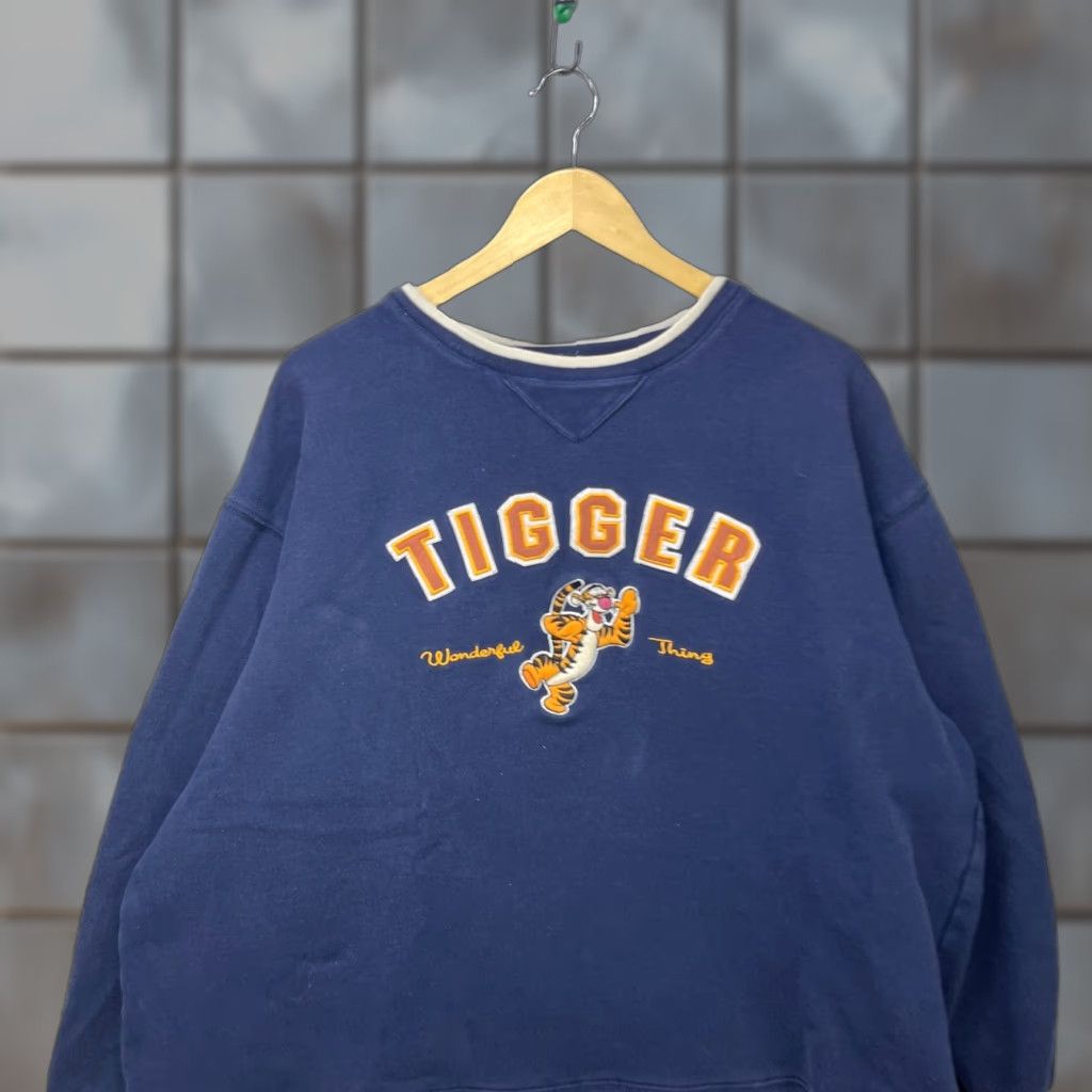 Disney VINTAGE Disney Sweatshirt 2XL Tigger Winnie The Pooh Men Blue Pullover 90s Toys & Characters Mens Size US XXL / EU 58 / 5 - 1 Thumbnail