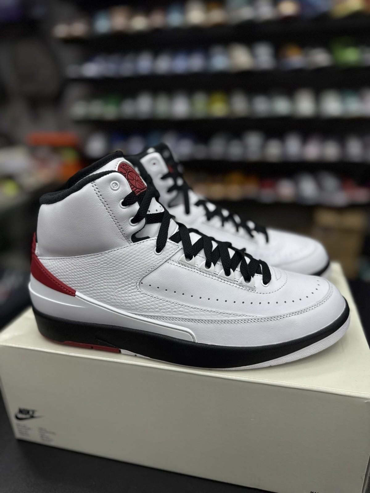 Jordan Brand Size 11 - Jordan 2 Retro Mid Chicago White Red Black Leather Size US 11 / EU 44 - 3 Thumbnail