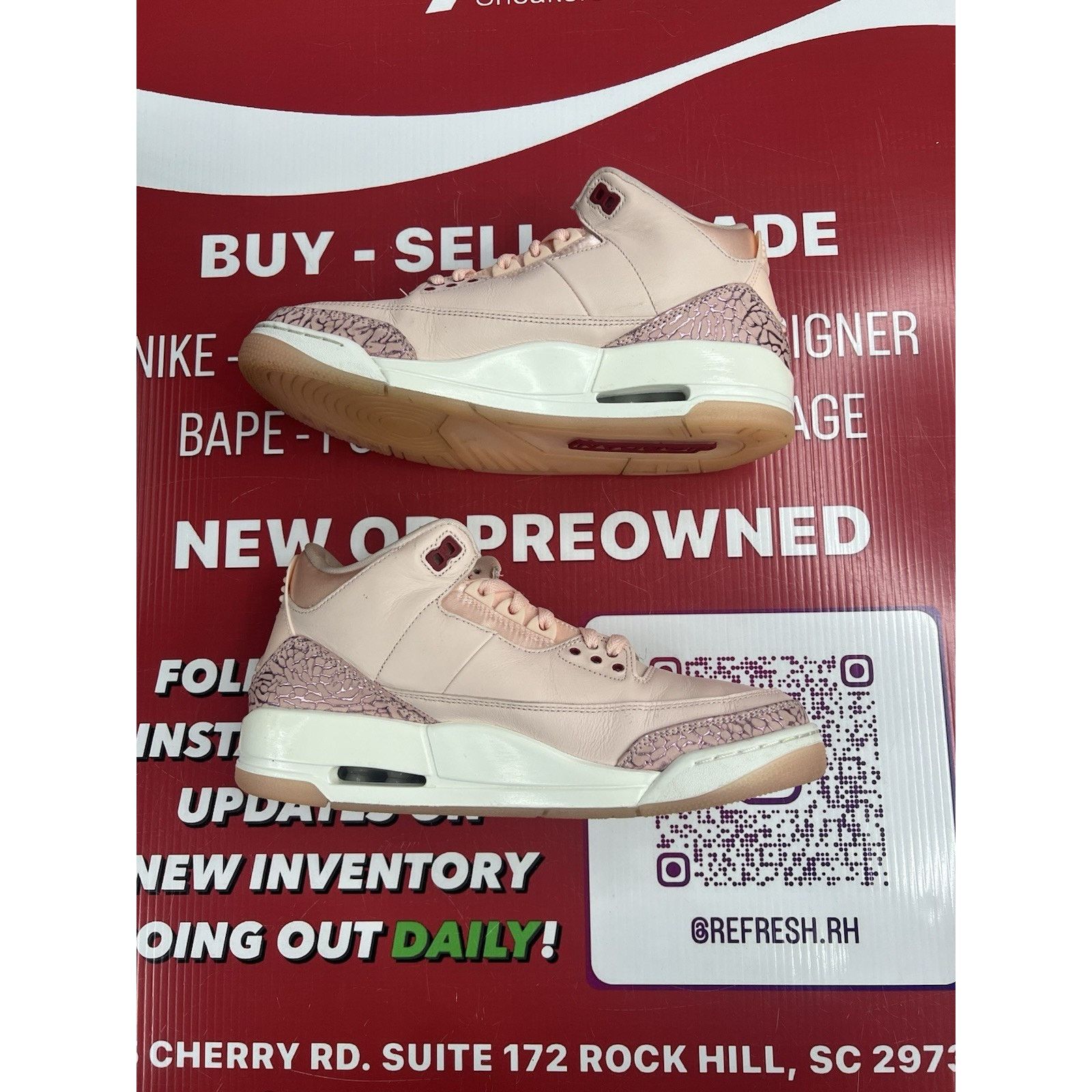 Jordan Brand Air Jordan 3 Valentines Day Treat Yourself (Women’s) Size 11 Size US 11 / IT 41 - 3 Thumbnail