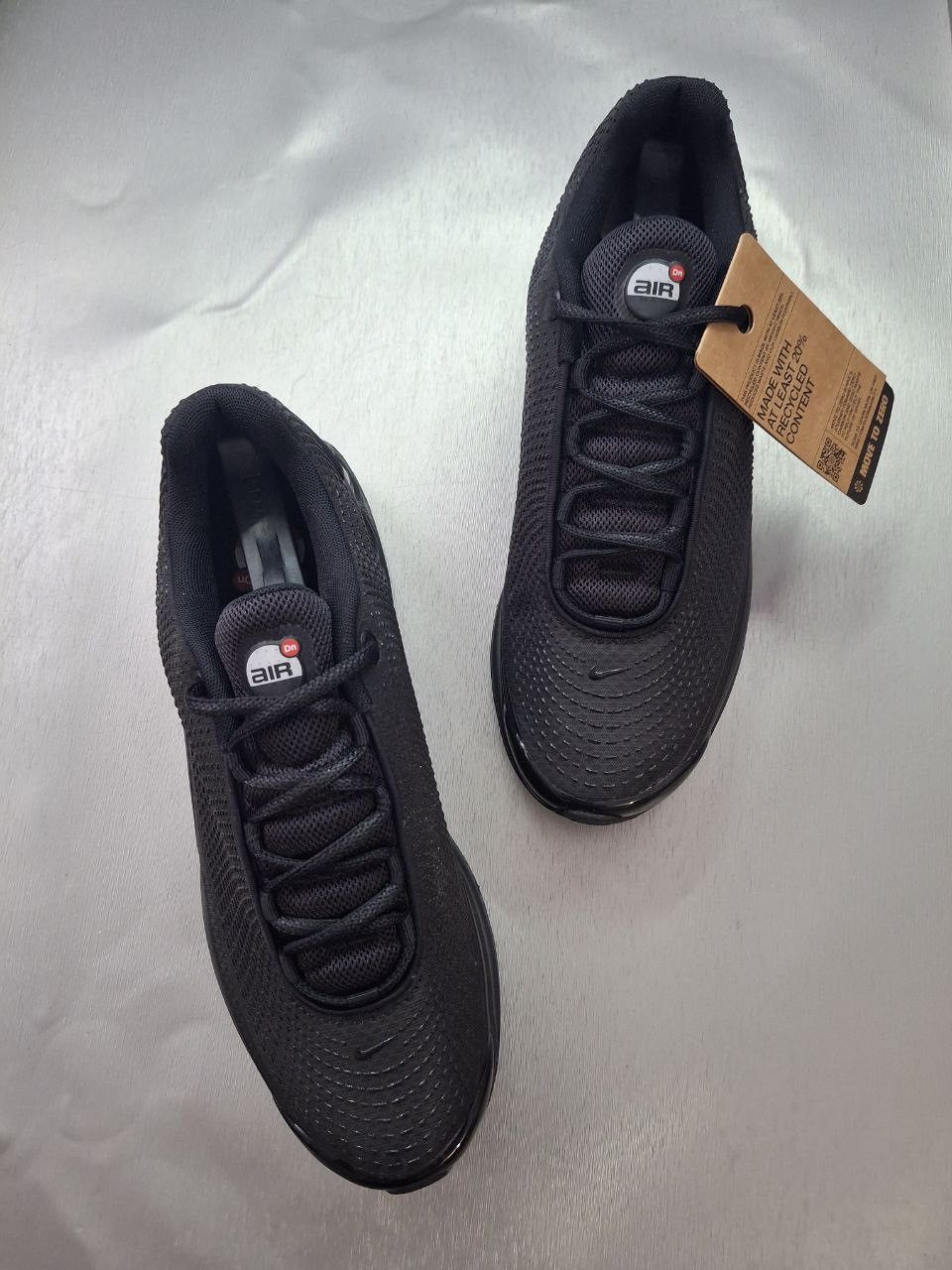 Nike Nike Air Max DN Black Mens Sneakers US 9 EUR 42.5 Size US 9 / EU 42 - 2 Thumbnail