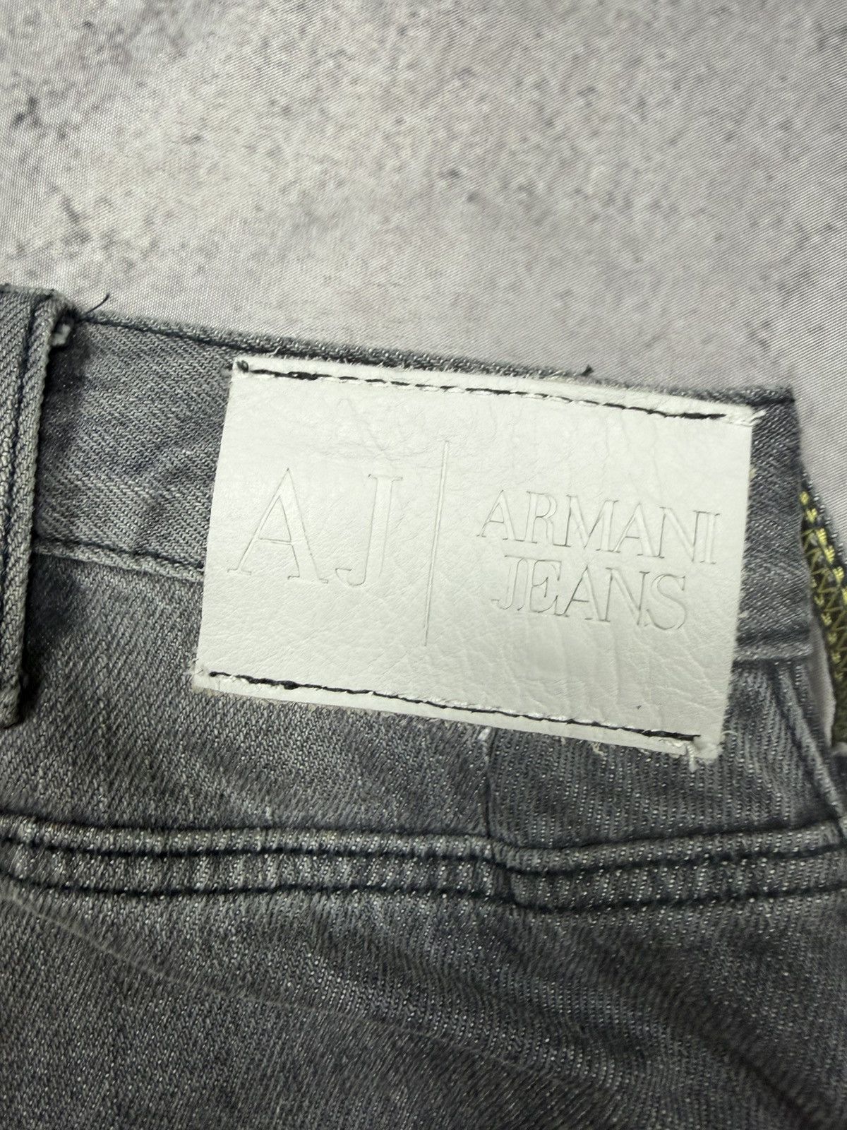 Giorgio Armani Armani jeans Size US 33 - 3 Thumbnail