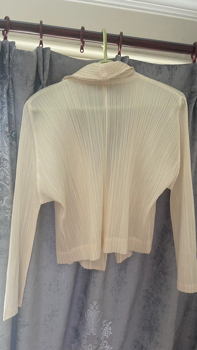 Issey Miyake Issey Miyake size:3 Beige pleated coat Size XS / US 0-2 / IT 36-38 - 2 Thumbnail