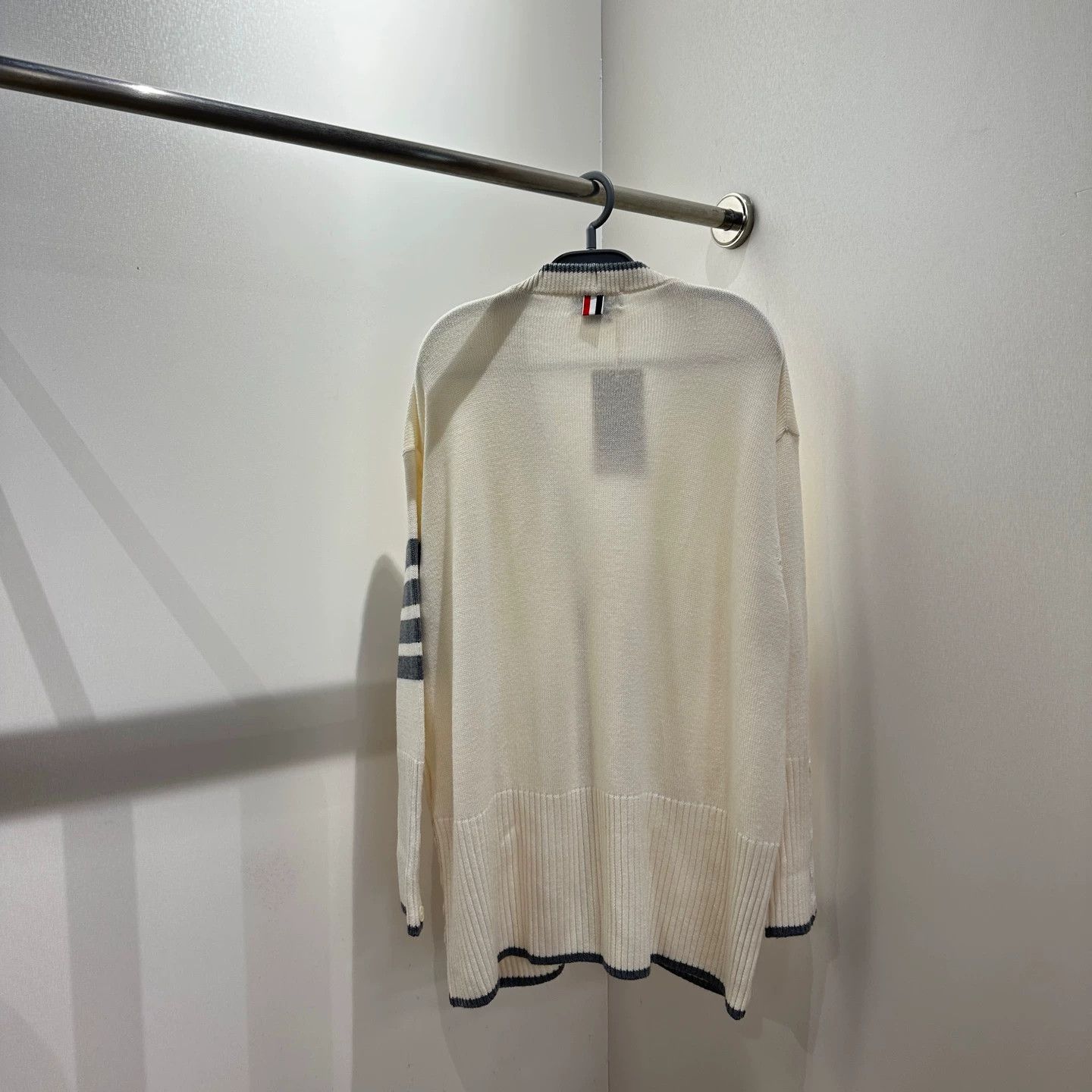 Thom Browne ThomBrowne 4-Bar Ivory Wool Cardigan Size 2 Size XS / US 0-2 / IT 36-38 - 2 Thumbnail