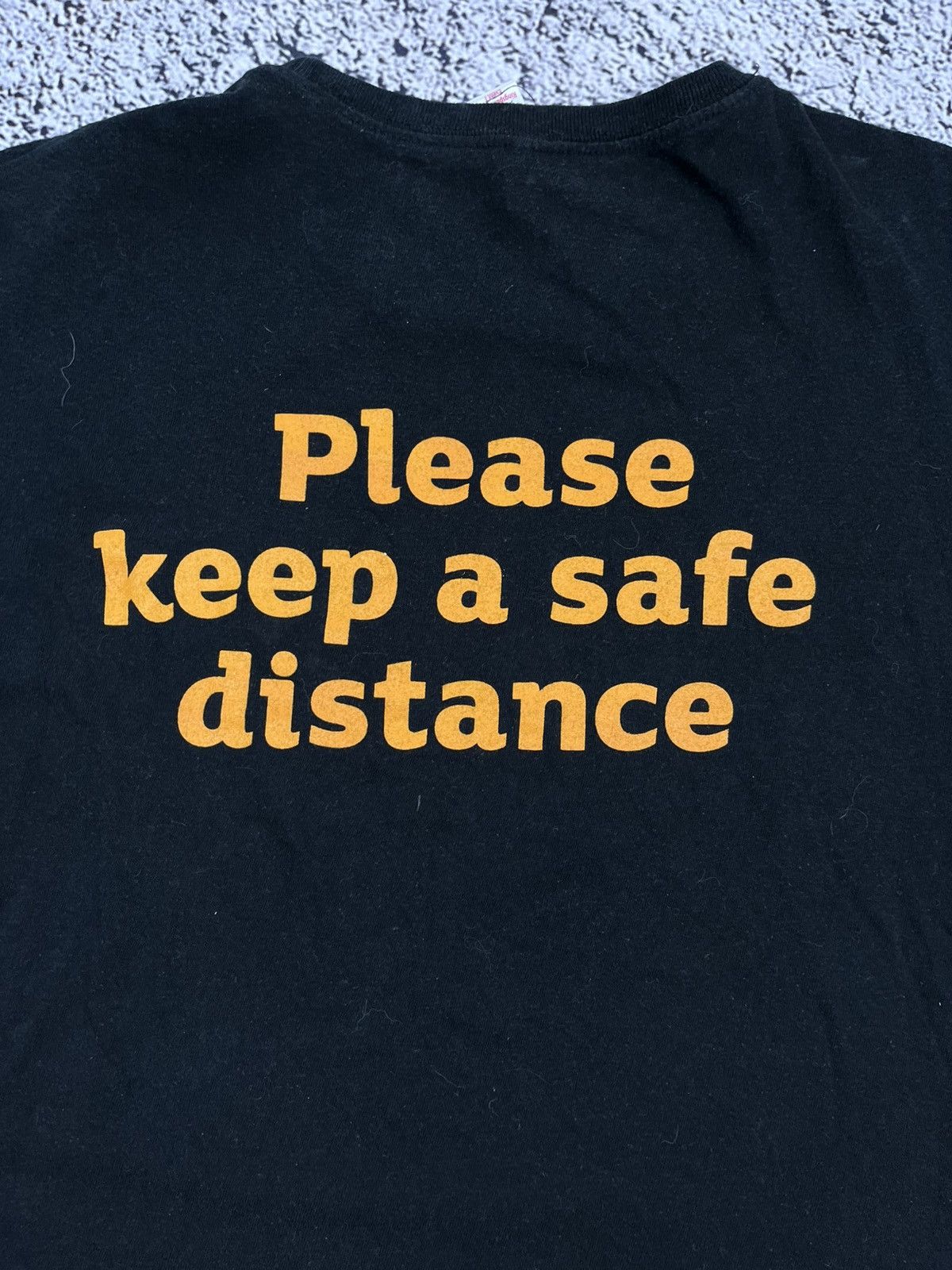 Vintage Vintage Humor Keep Distance T Shirt Streetwear Size M Size M / US 6-8 / IT 42-44 - 6 Thumbnail