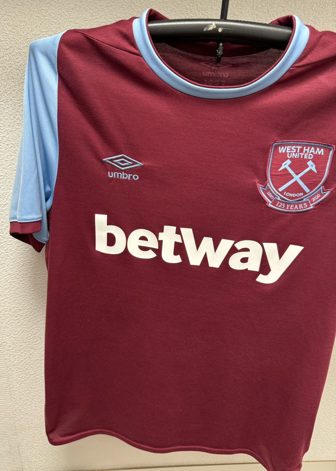 Umbro WestHamUnited West Ham United Umbro soccer jersey Xl Size US XL / EU 56 / 4 - 4 Thumbnail