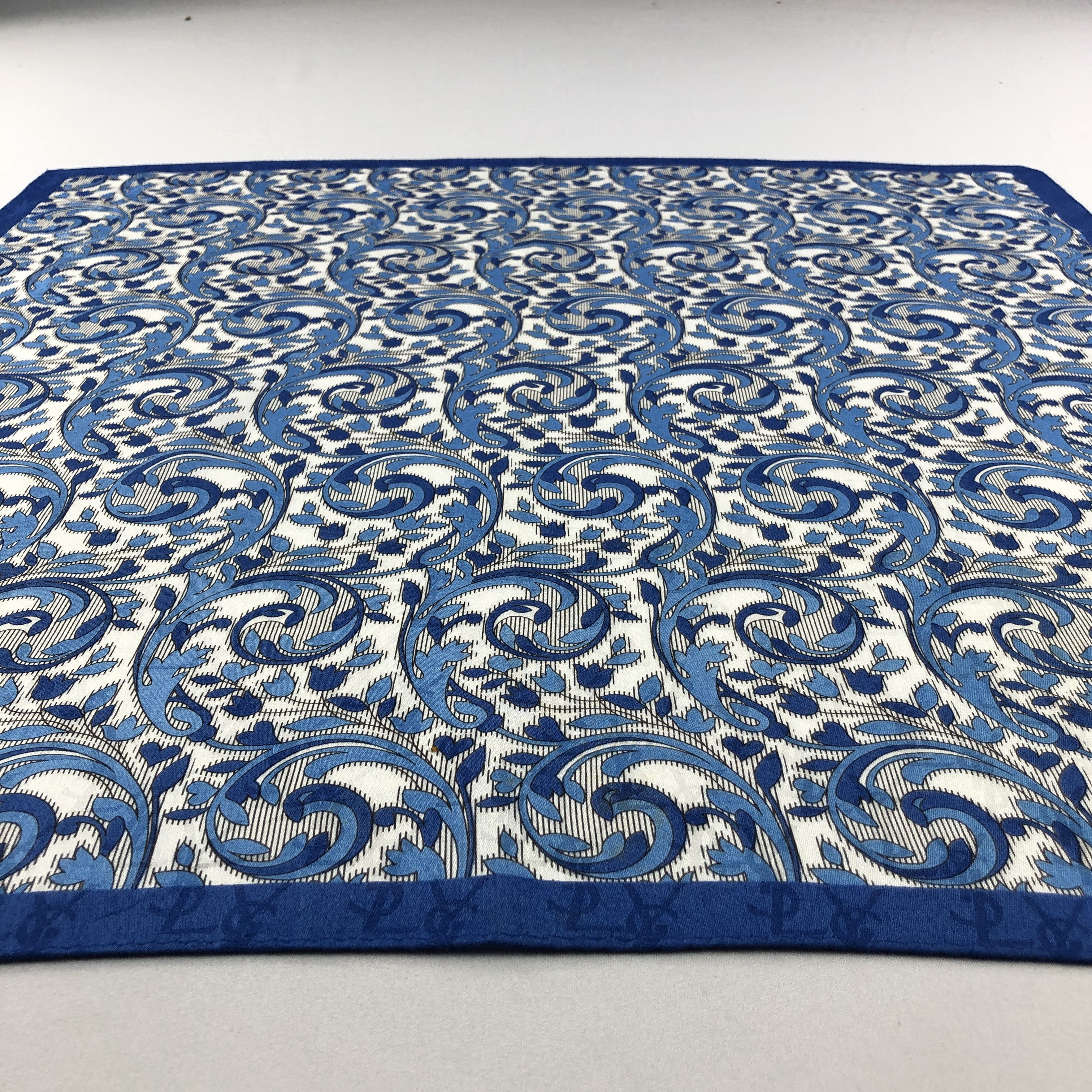 Yves Saint Laurent YSL Floral Handkerchief Neckerchief Bandana H3070 Size ONE SIZE - 4 Thumbnail
